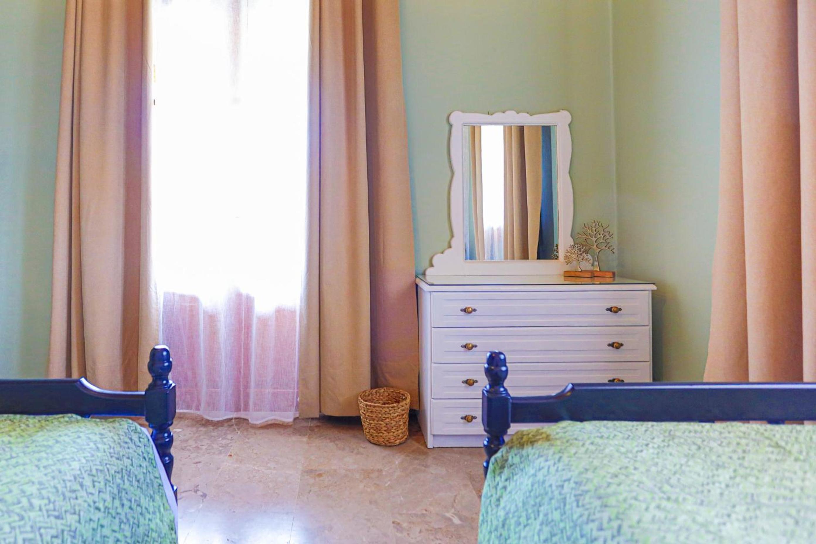 Cochelli Lower Pool Walk to beach WiFi AC photo 5