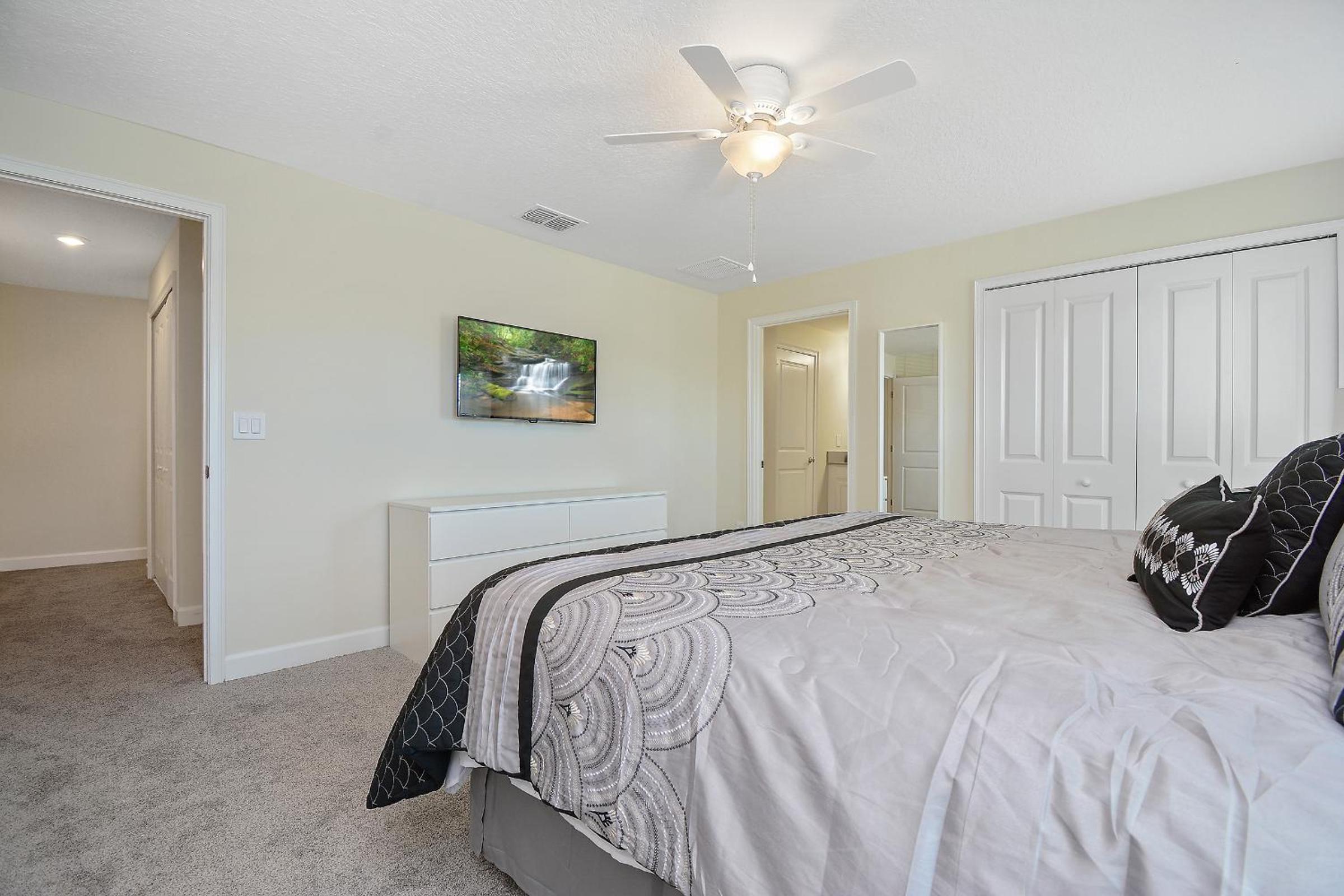 Family Friendly Four Bedrooms w/ Pool 4896 view 4