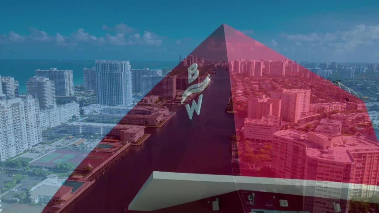 Stunning 2 Bedroom Bay Front Apt w/ Breathless View 1909 - Image 2