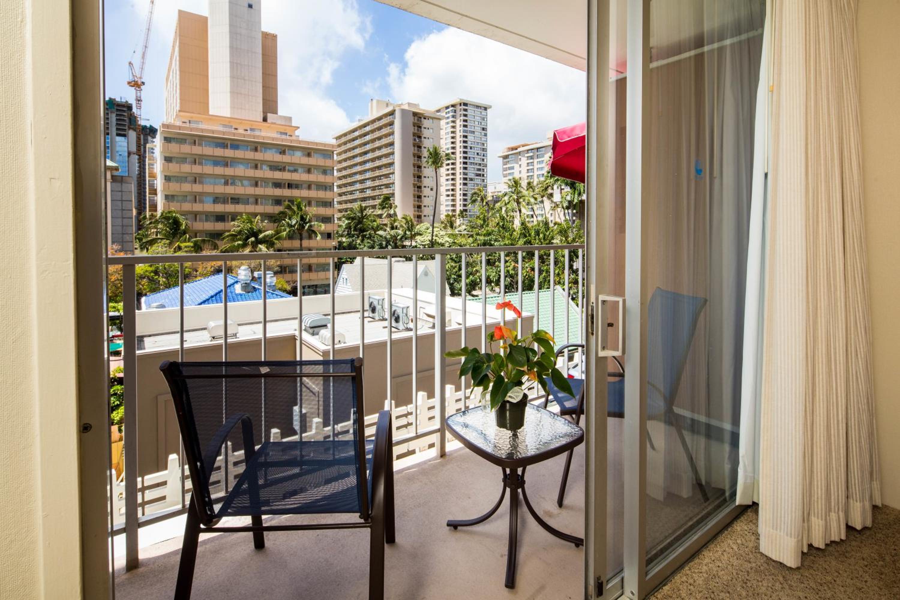 Tropical Studios at Marine Surf Waikiki - FREE PARKING - BEST LOCATION - FULL KITCHEN - SWIMMING POOL 照片第 51 張,共 263 張