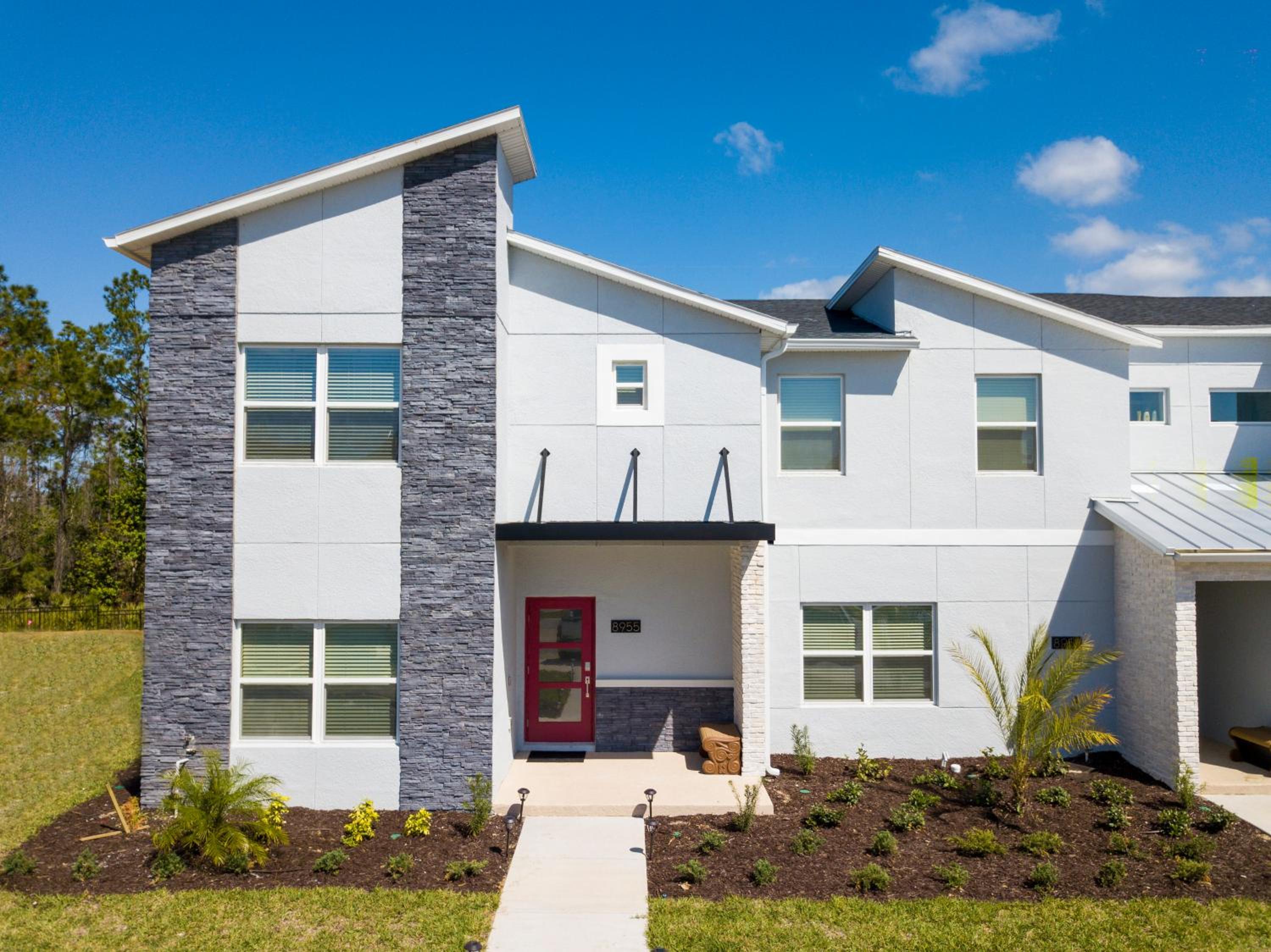 Stunning 5 Bd w/ Pool Close to Disney 8955