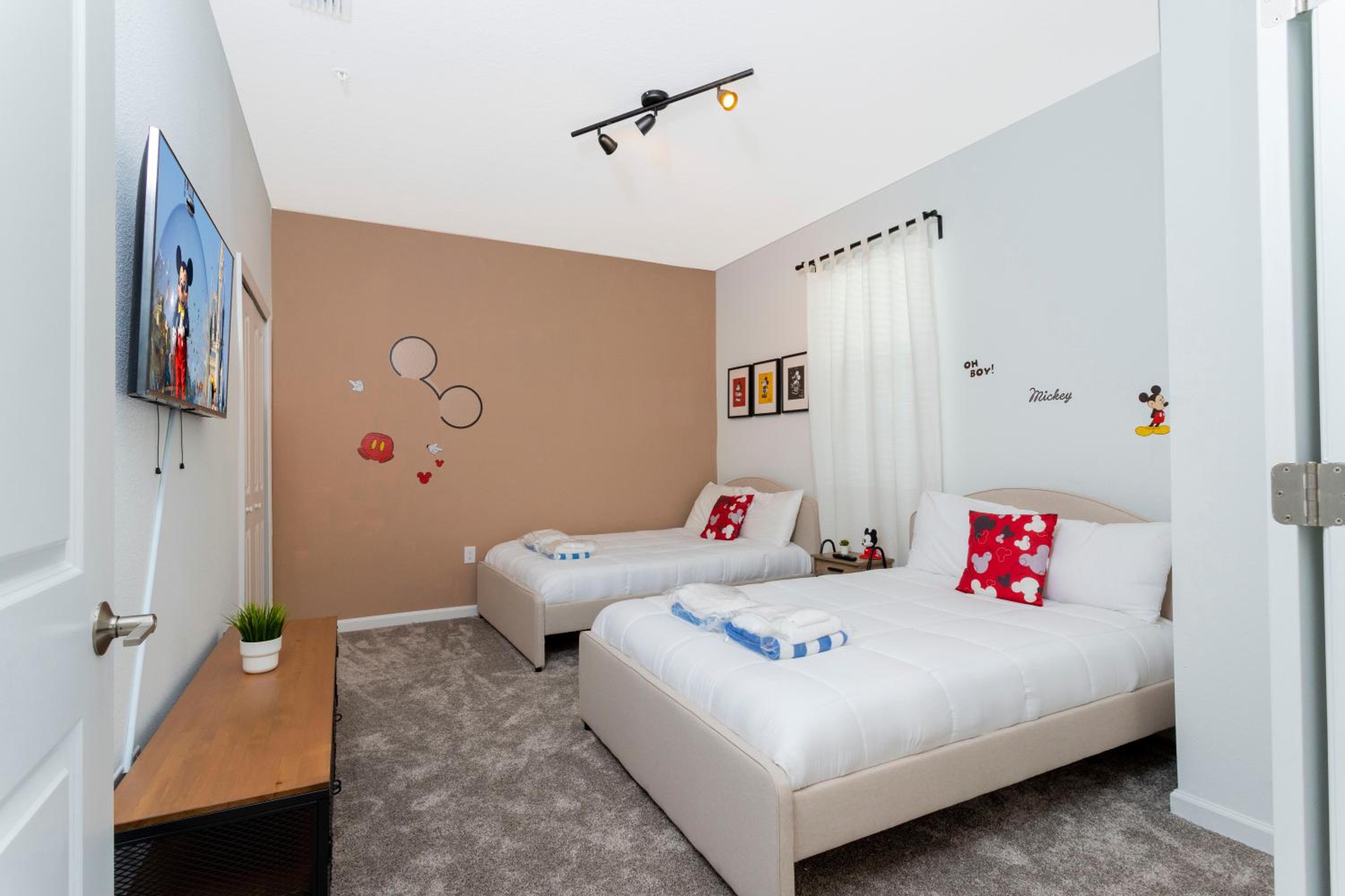 Gorgeous 3Bd Close to Disney @Champions Gate 993