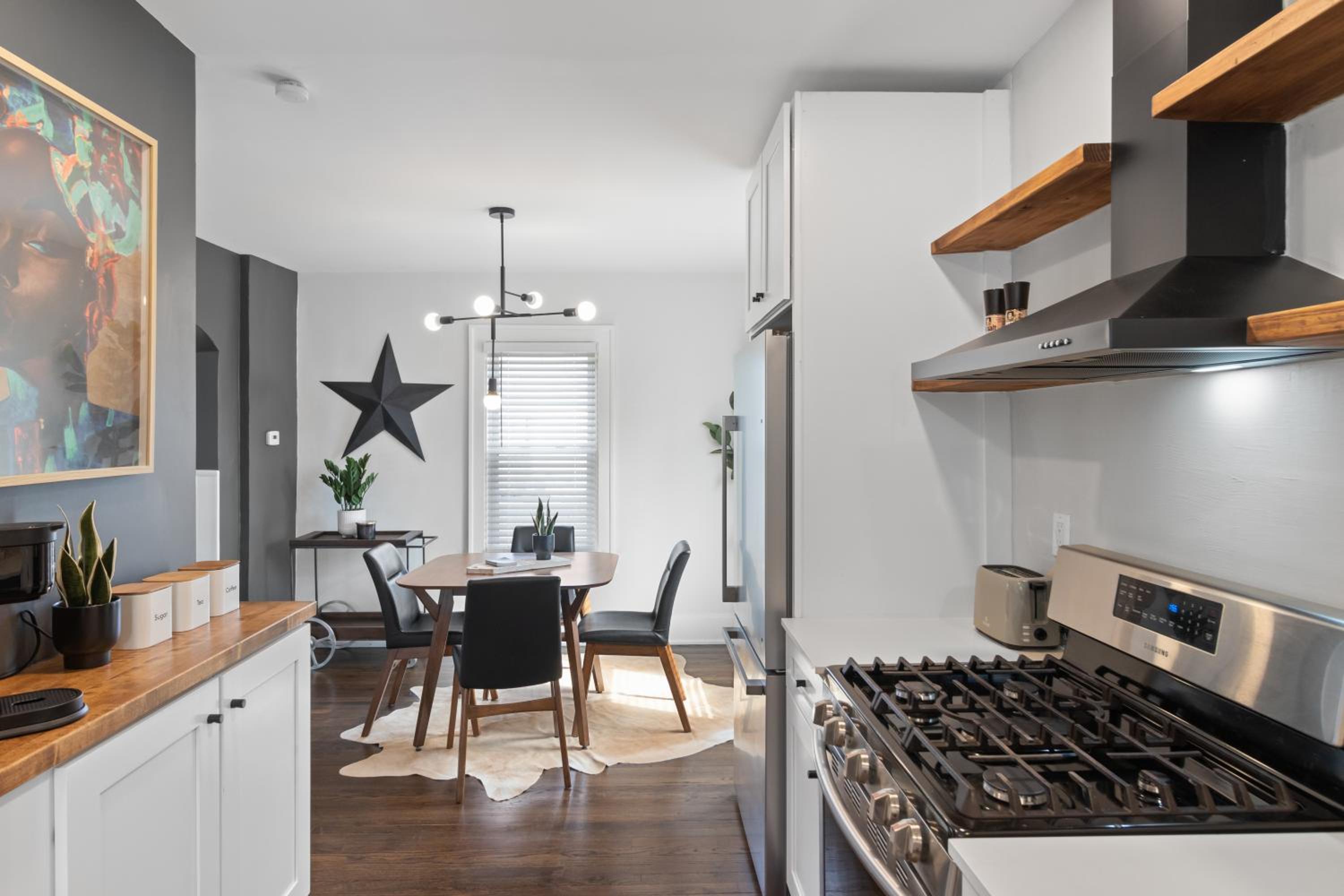 Chic Industrial 2 BDR Home view 4