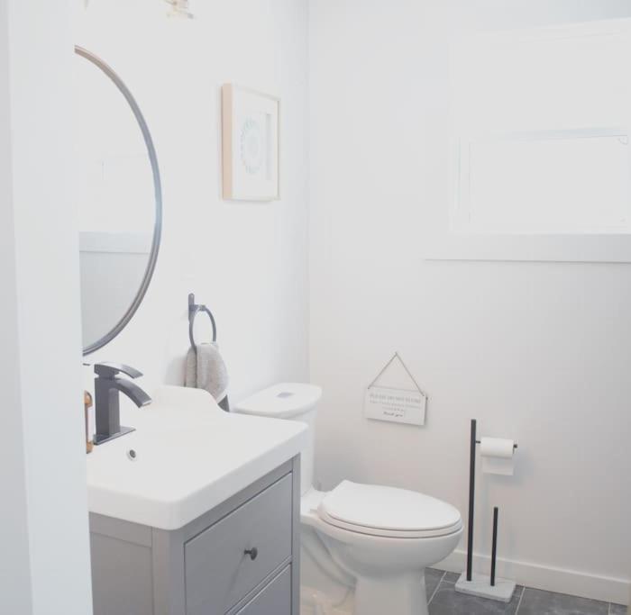 Private Cottage with Huge Private Dog Park!