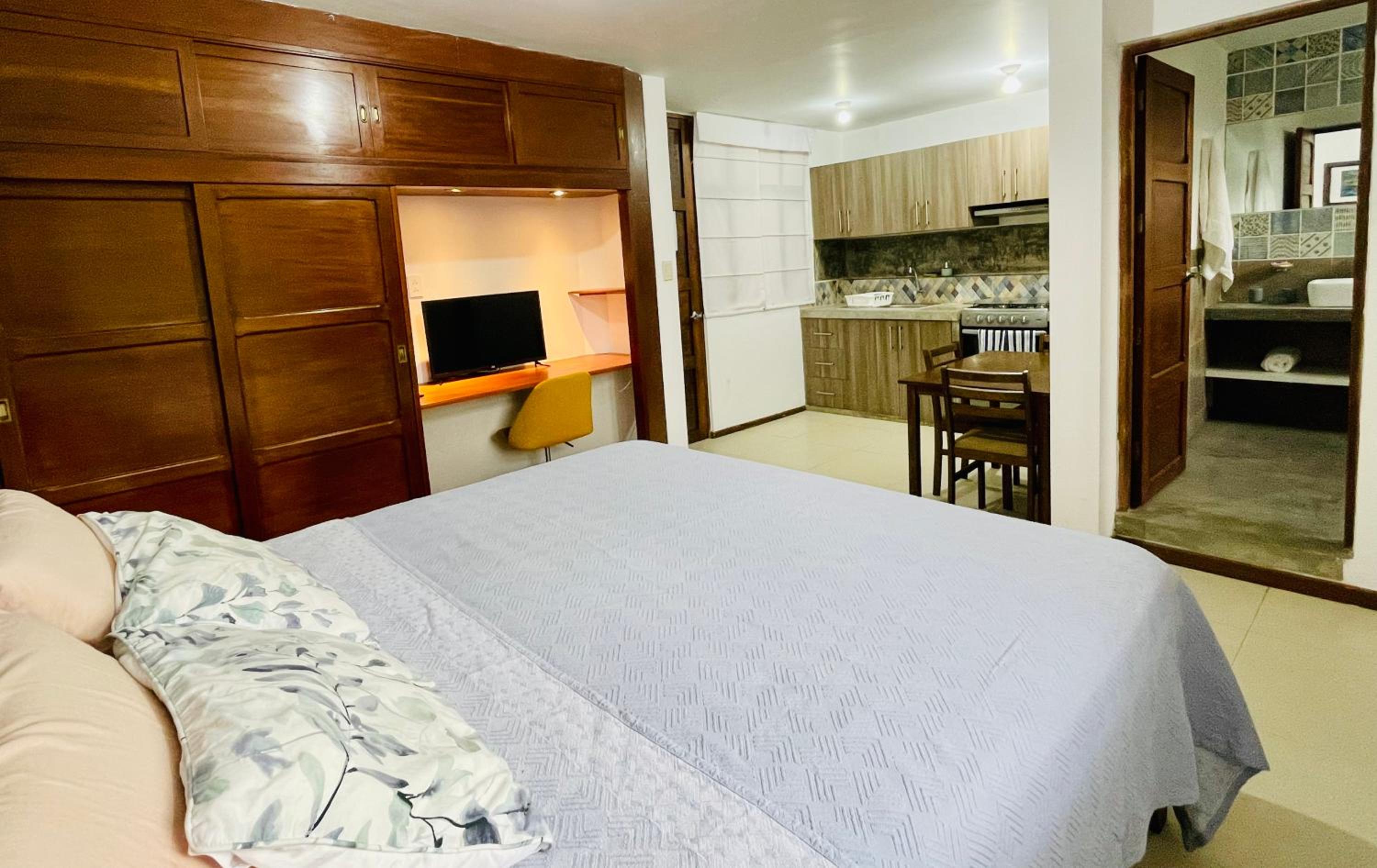 HuanchacoStudio KingBed Balcony Tv Wifi