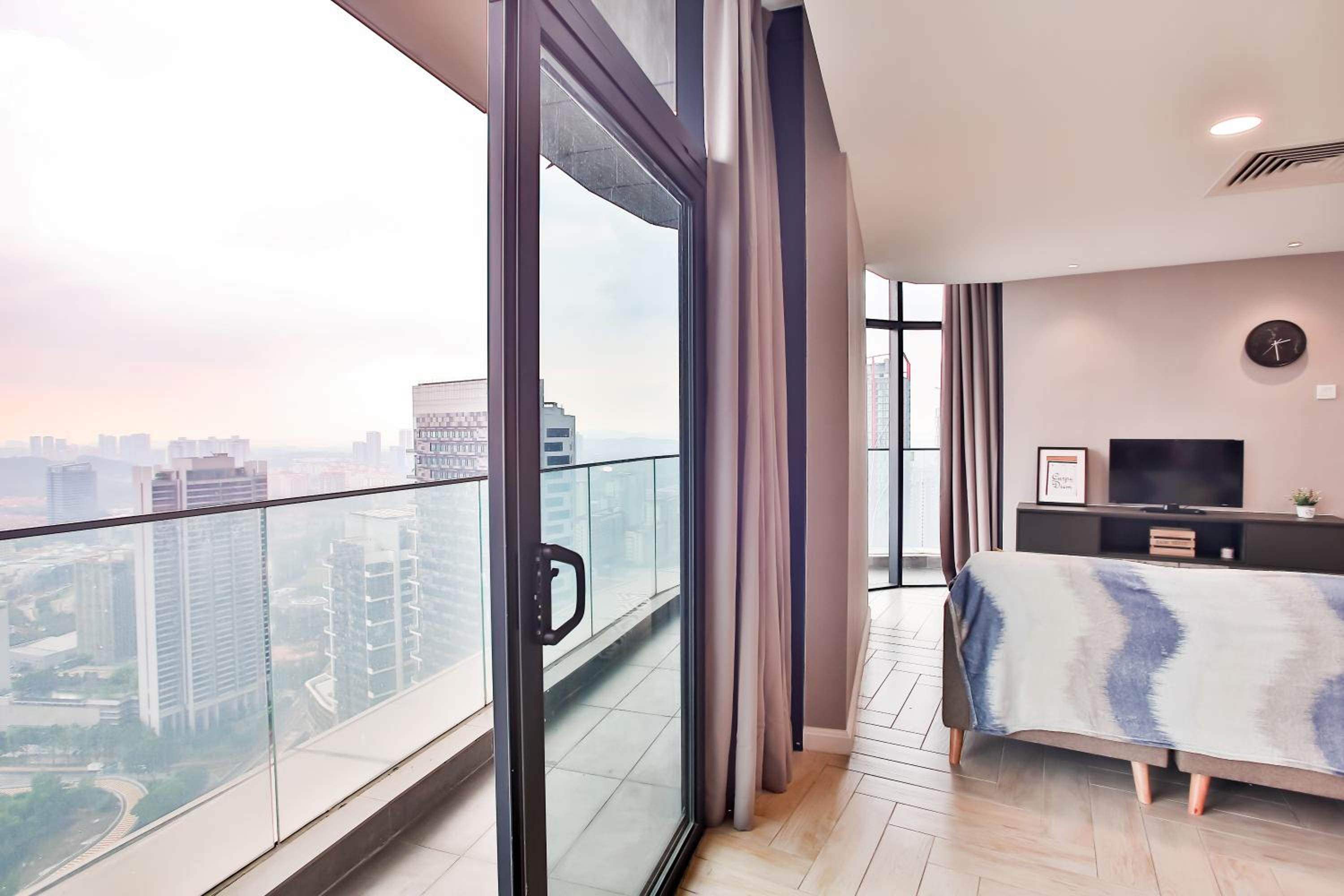 Cozy 1-bedroom with balcony - 1 Utama, IKEA PJ by Shamori Home photo 4