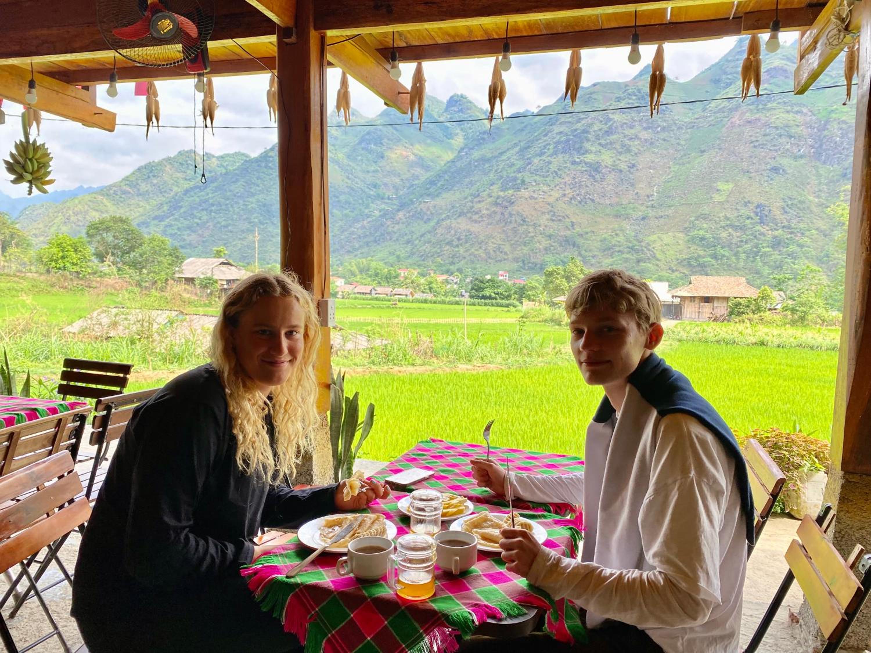 Du Gia Field View Homestay