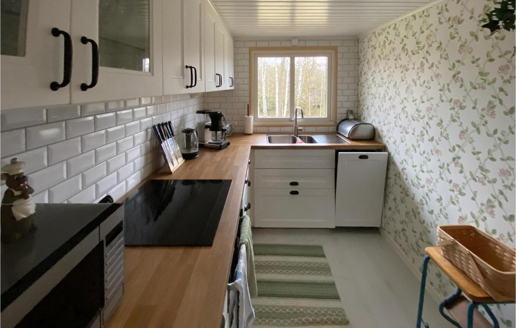 2 Bedroom Awesome Home In Torestorp view 3