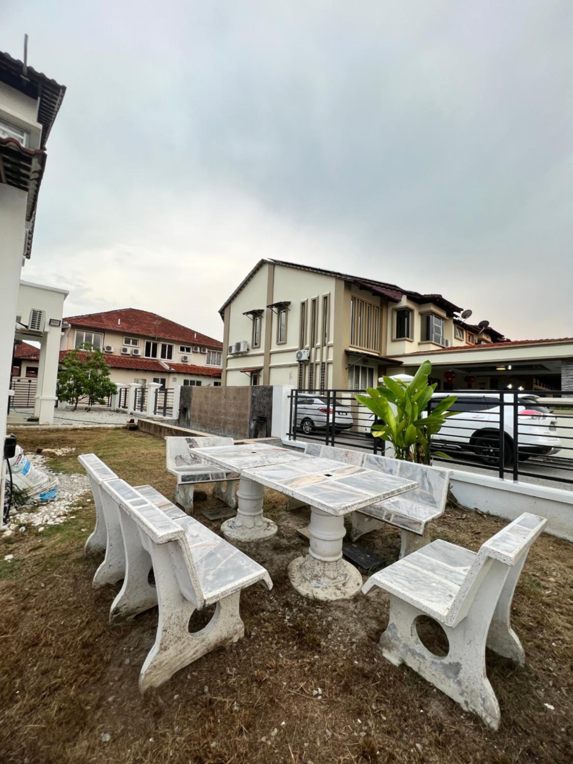 Icon BM Vacation Home with Water Fountain and Barbeque Area by ZamanJa