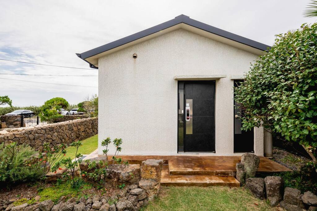 Miru House