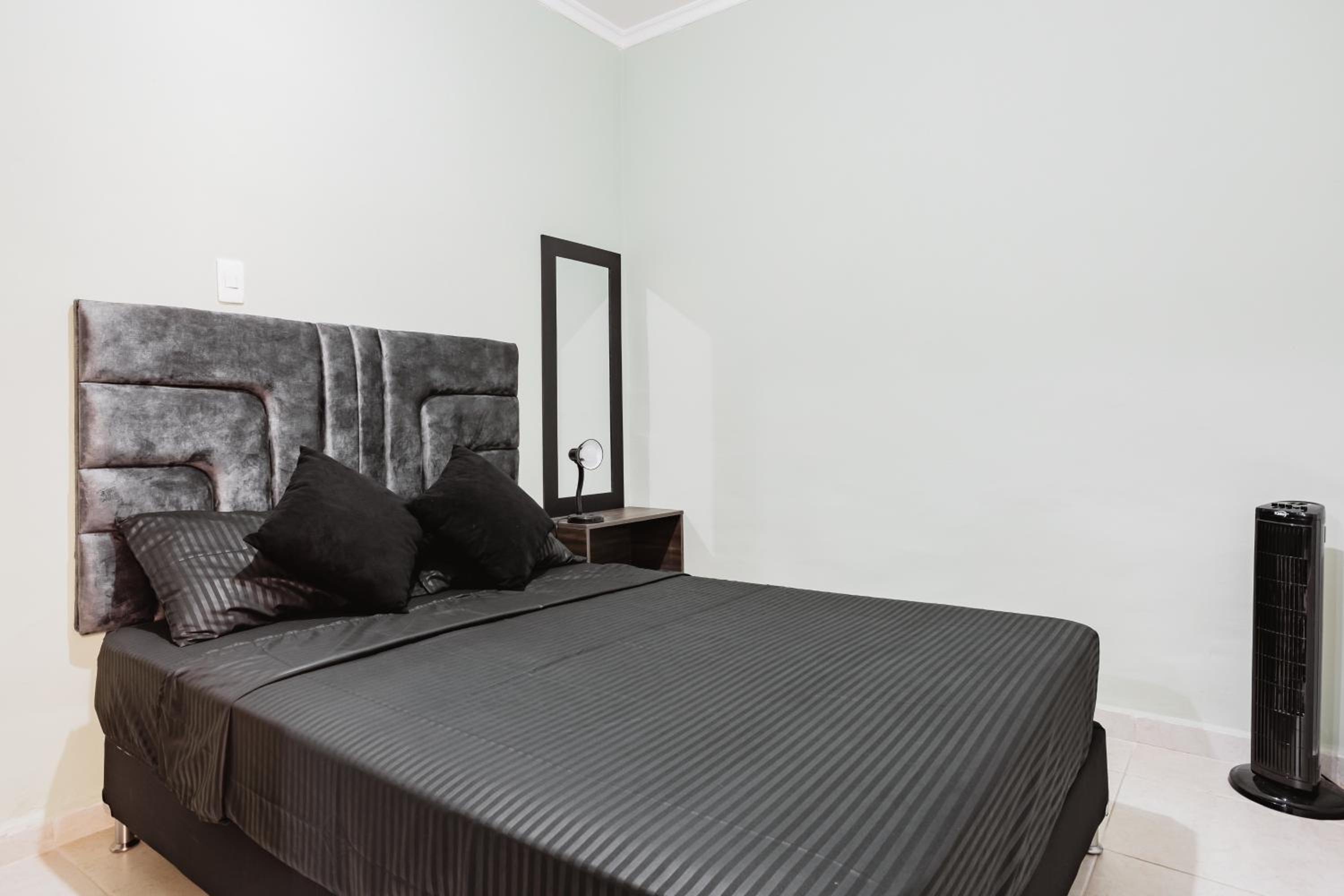 Apartamento turístico Medellín Laureles, By Family Rooms