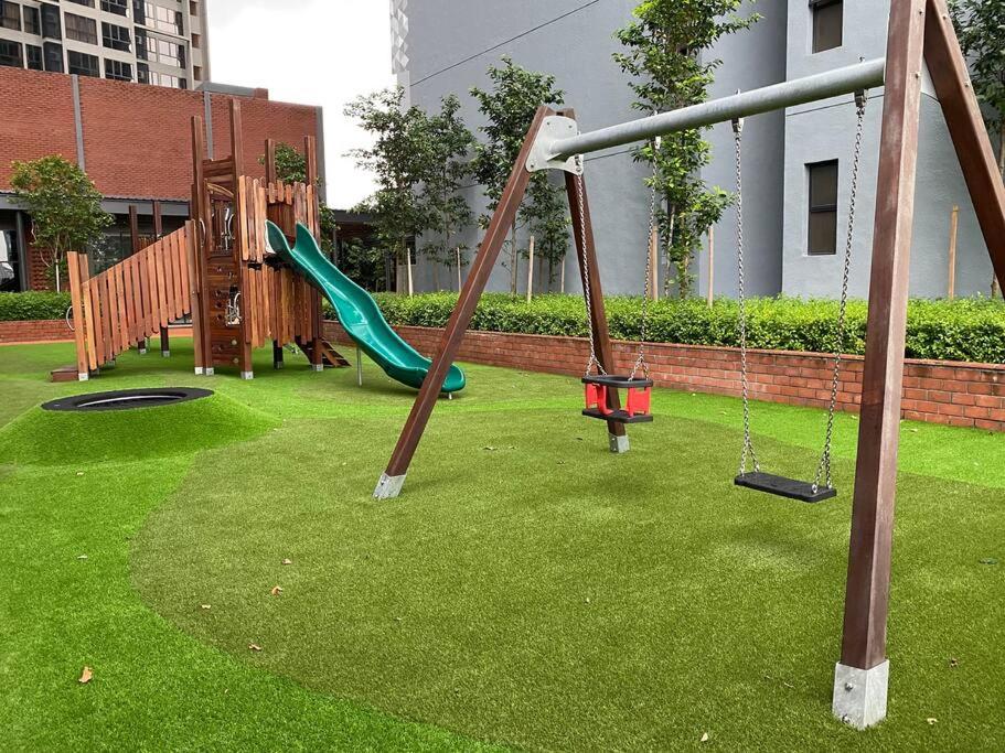 Mid Valley 3km away 360 sq ft Millerz Sq studio