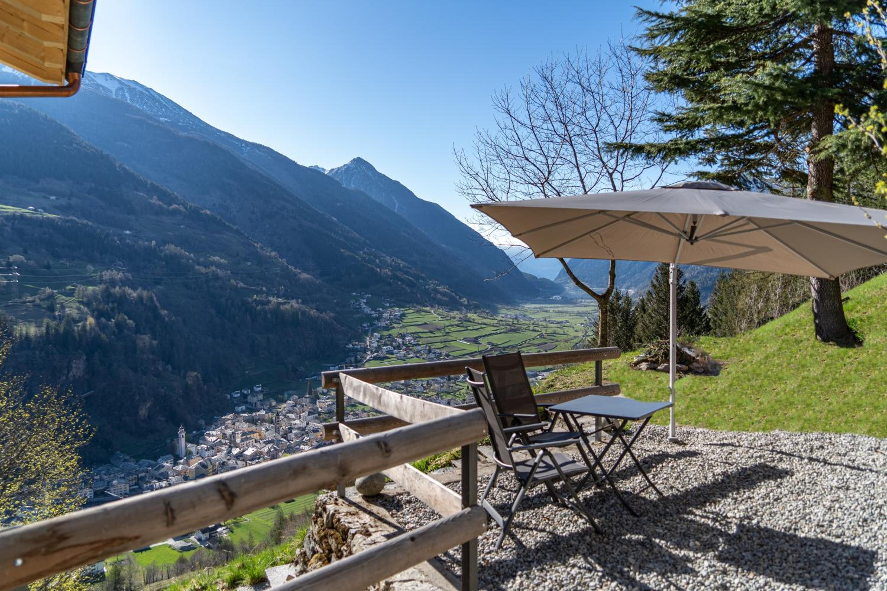 The View, alleinstehendes 4½ Zi Berghaus oberhalb Poschiavo