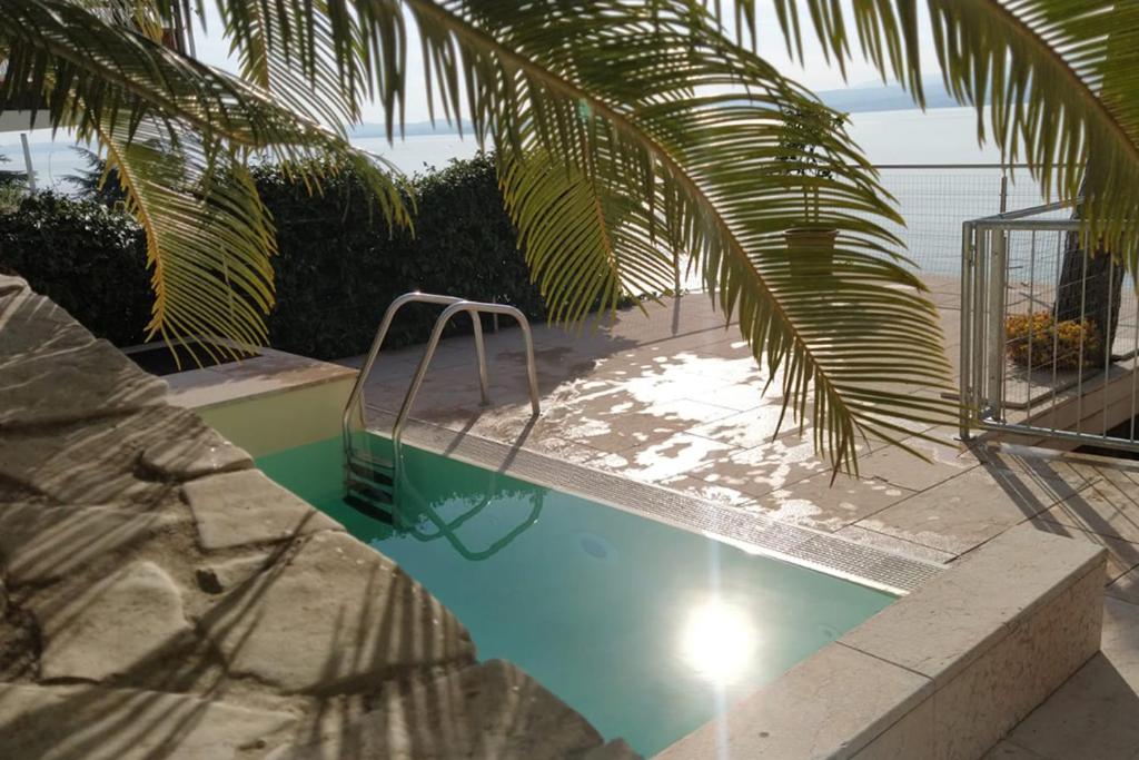 Villa VISTA LAGO view 3