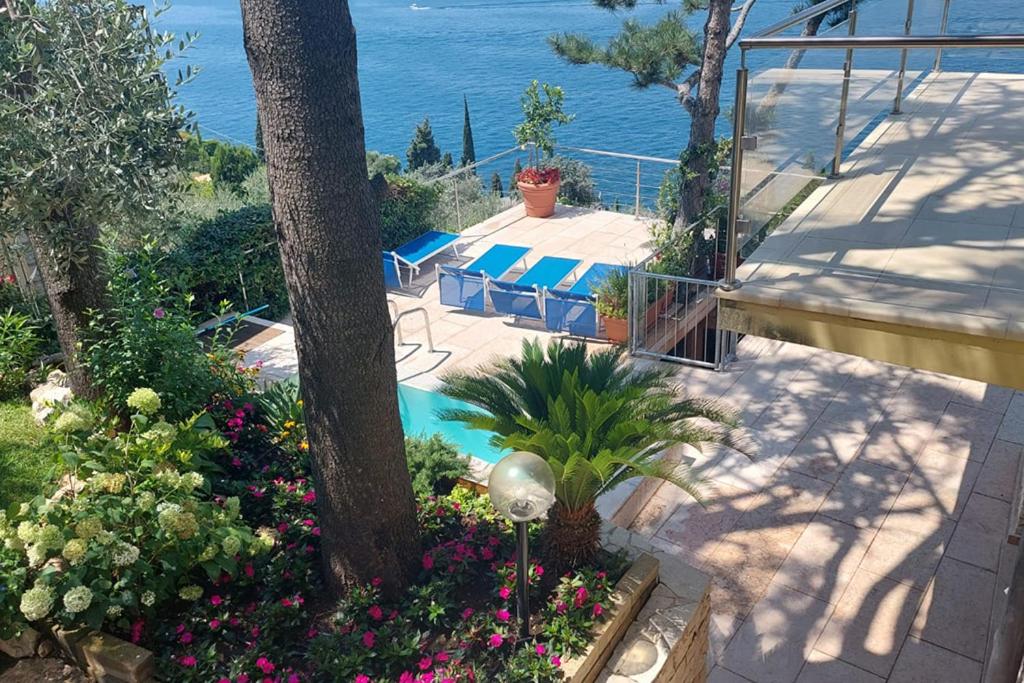 Villa VISTA LAGO view 4