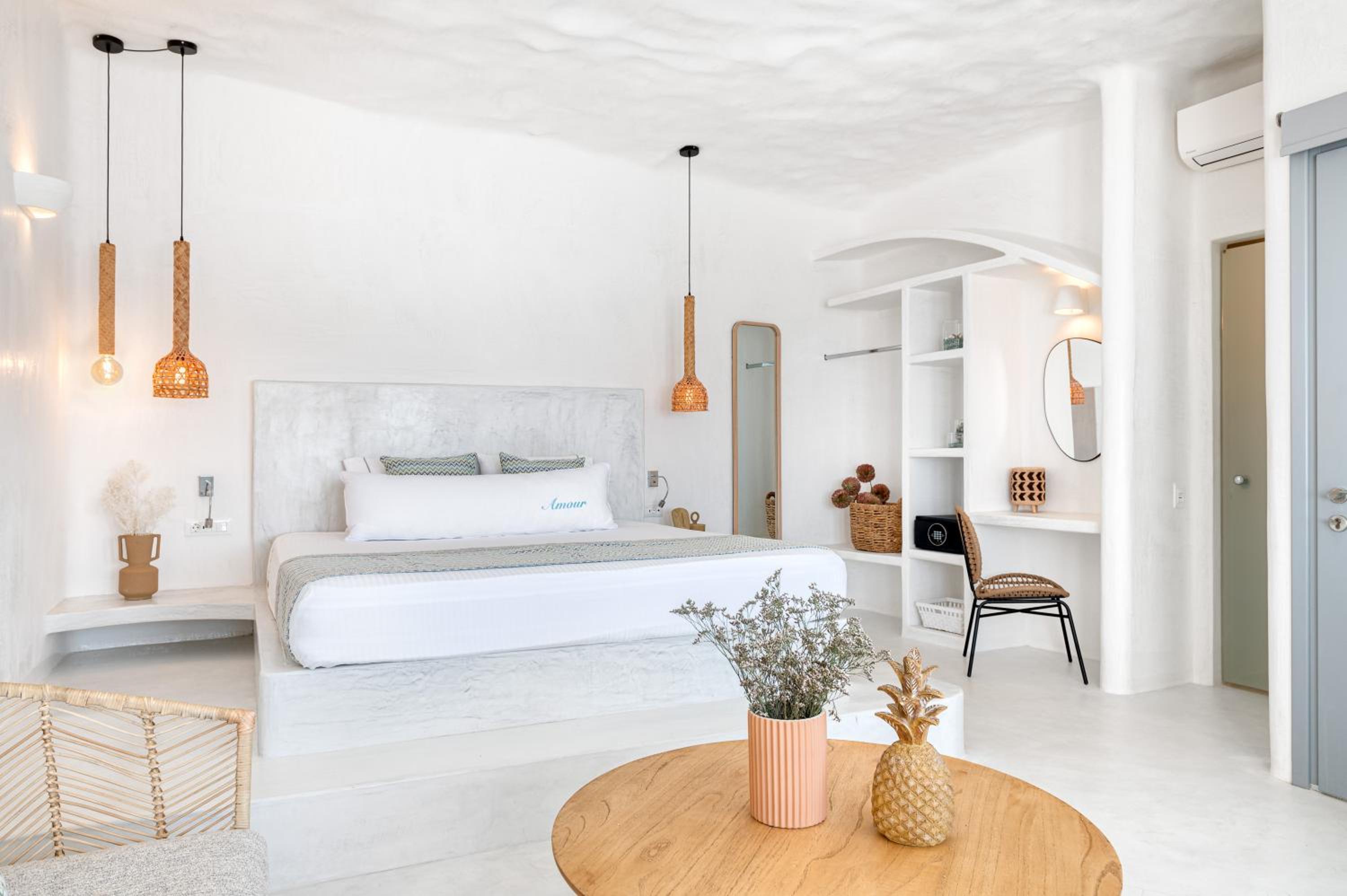 Oia Vacations - Maregio Suites - Property Image 95