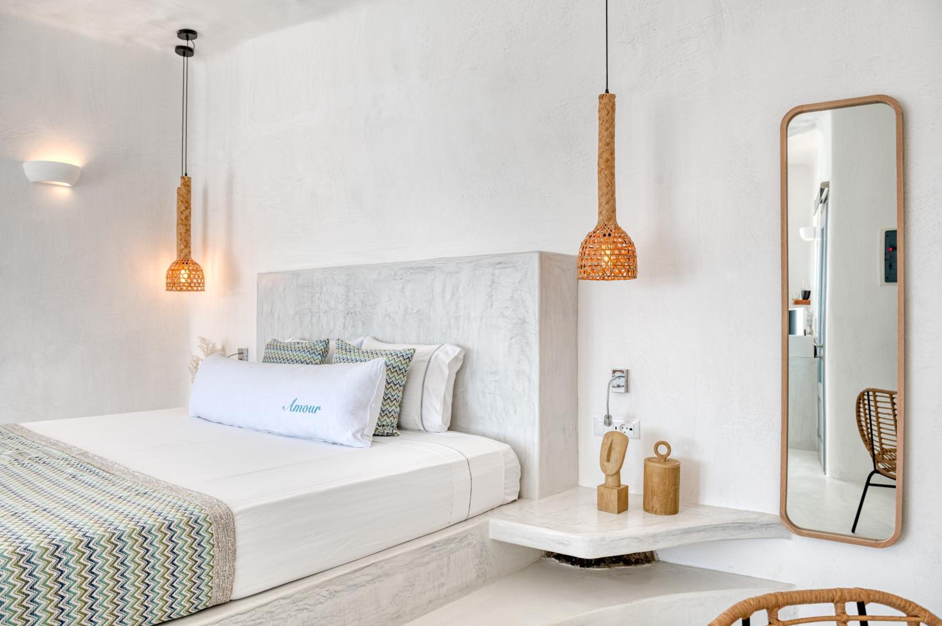 Oia Vacations - Maregio Suites - Property Image 96