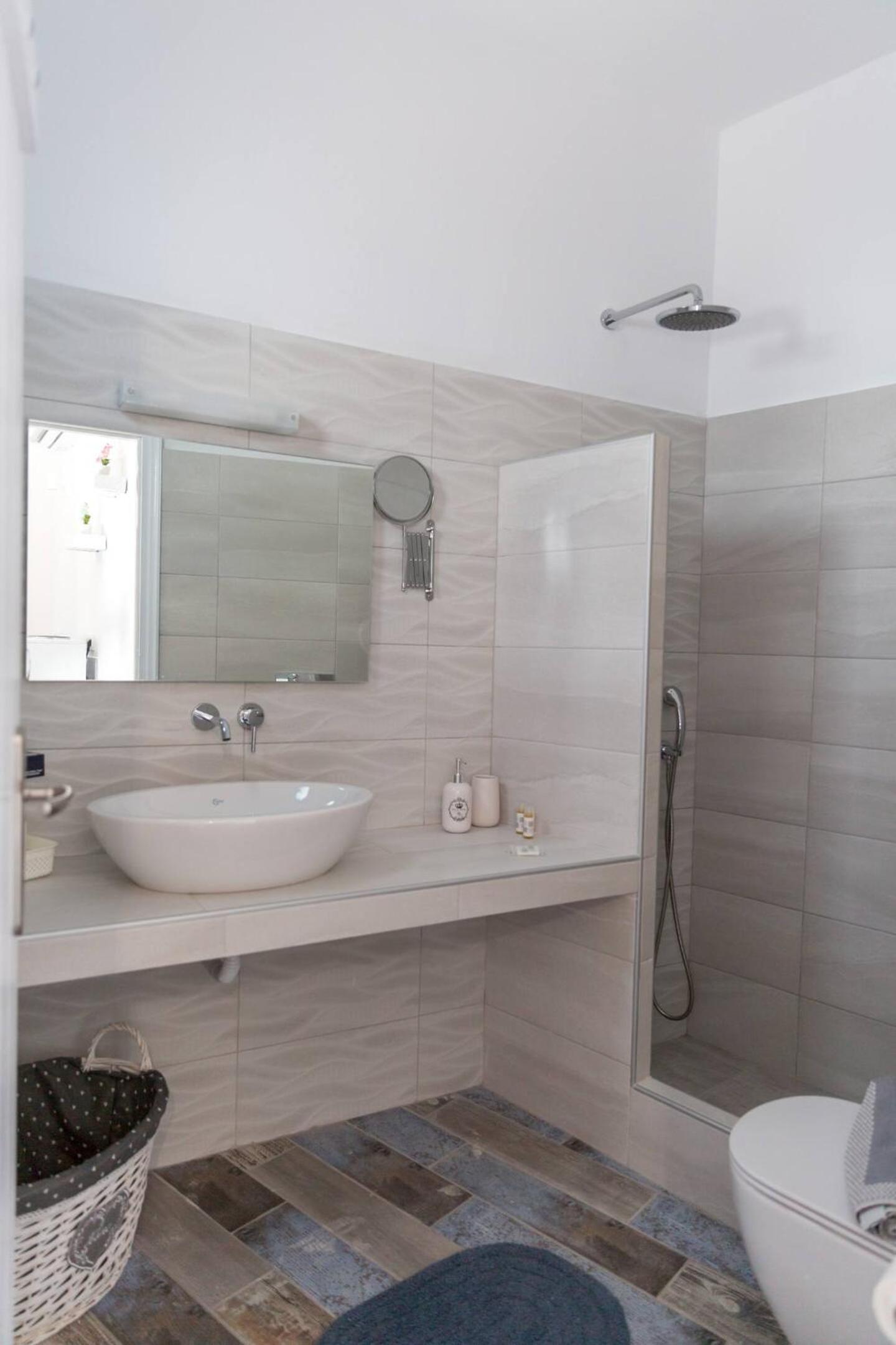 Santorita Suites