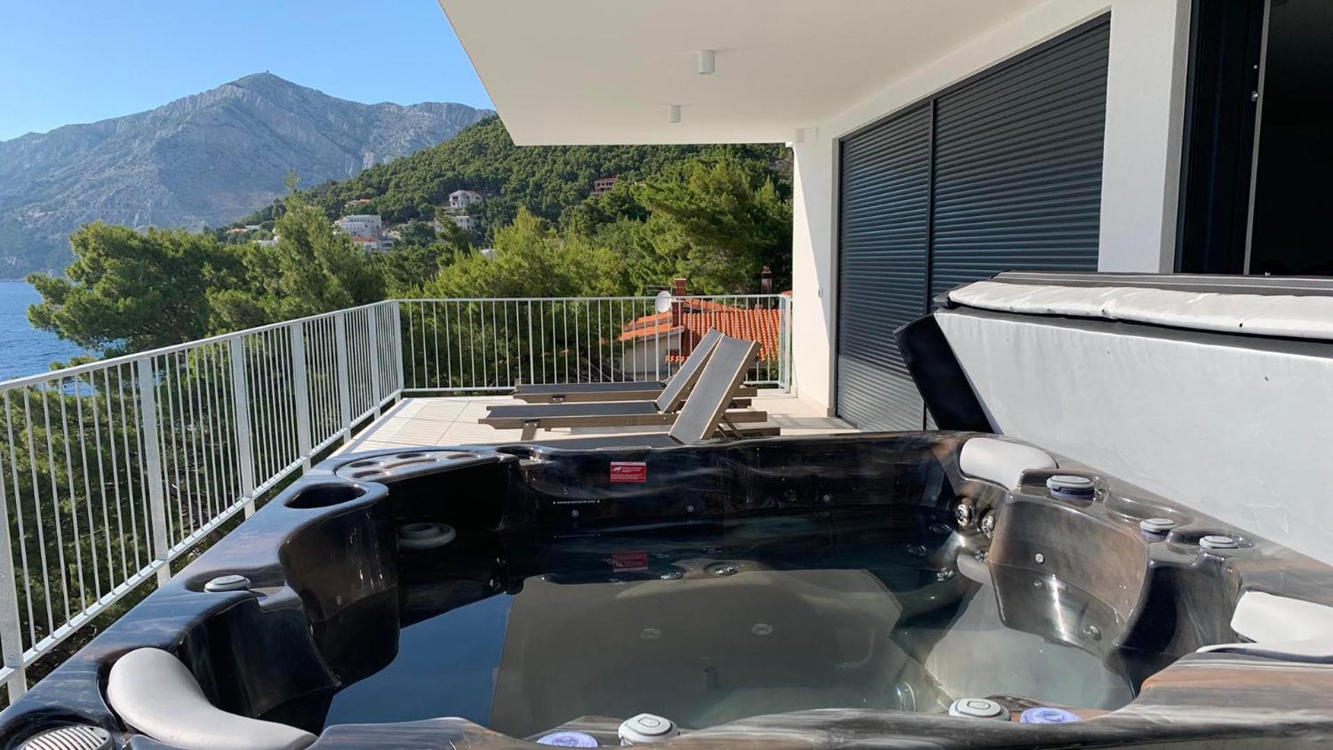 Luxurious and spacious pet friendly villa in Brela view 4