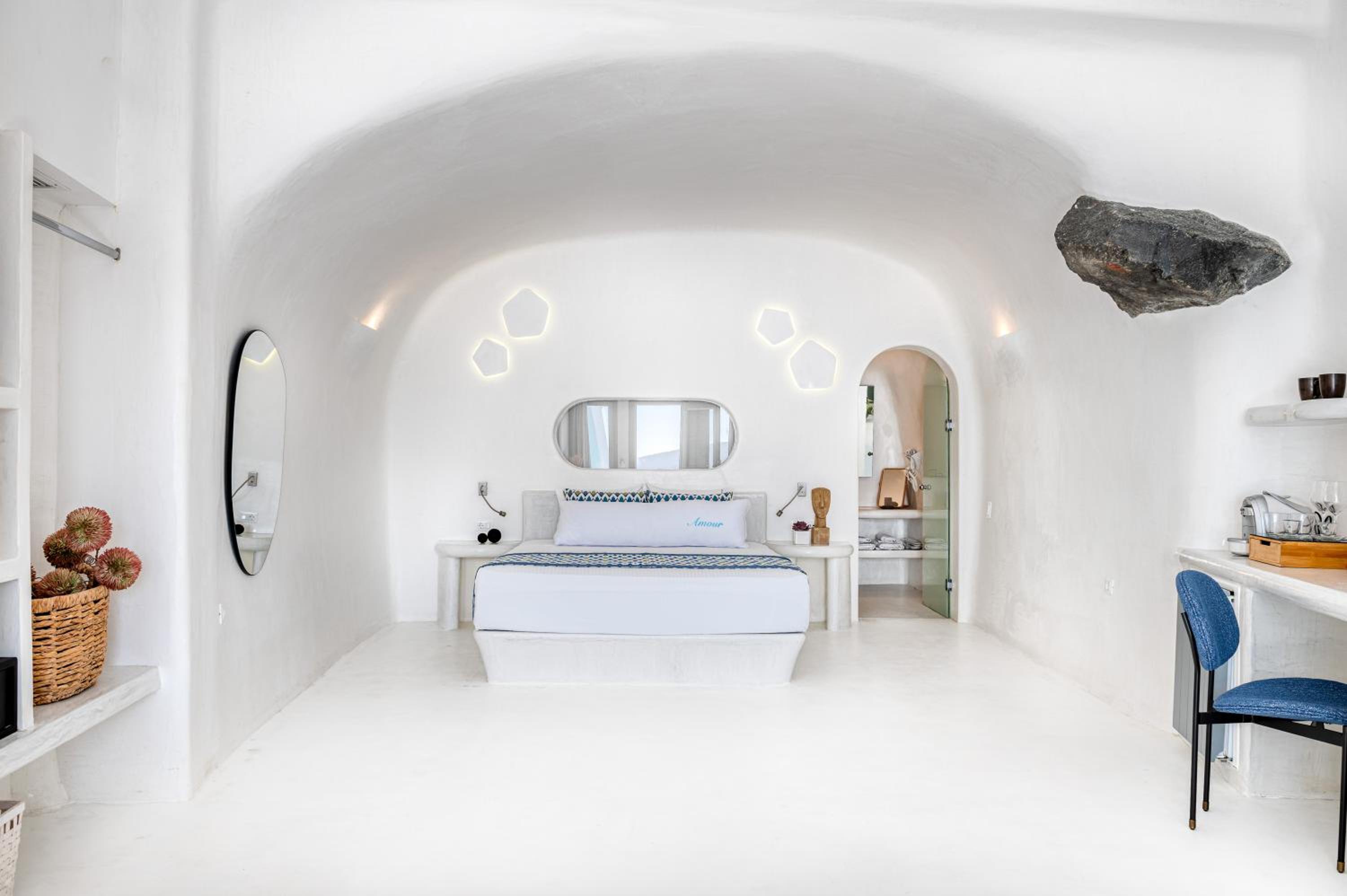 Oia Vacations - Maregio Suites - Property Image 186