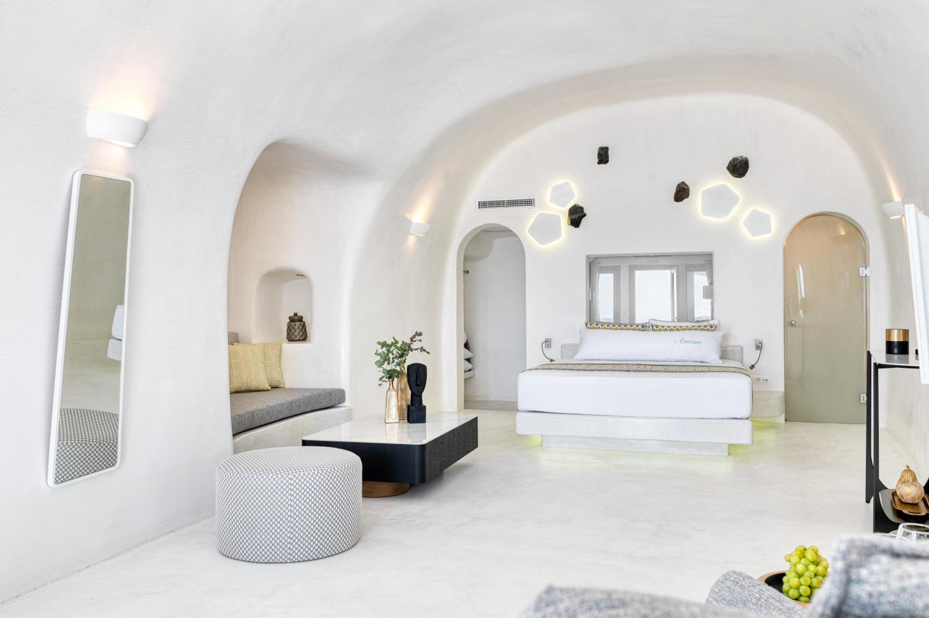 Oia Vacations - Maregio Suites - Property Image 195