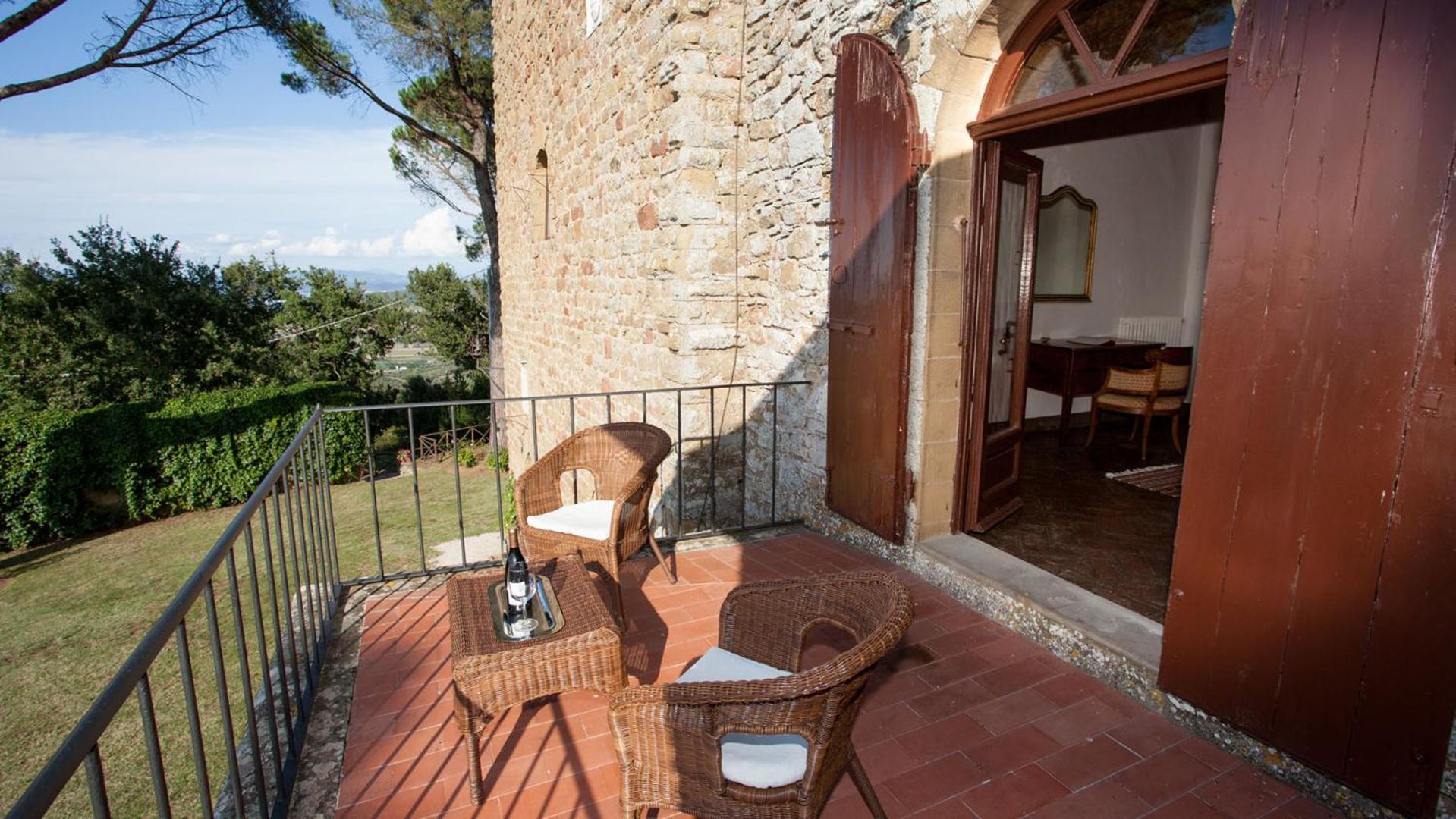 TORRE DI PACIANO 10&2, Emma Villas view 3