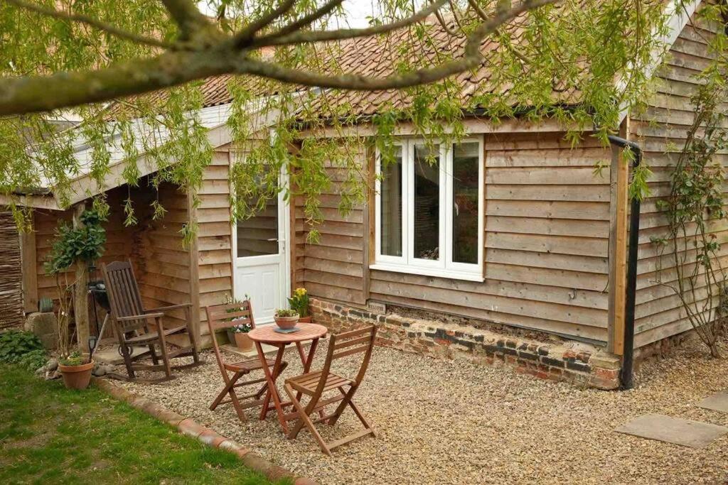Mustard Pot Cottage view 3