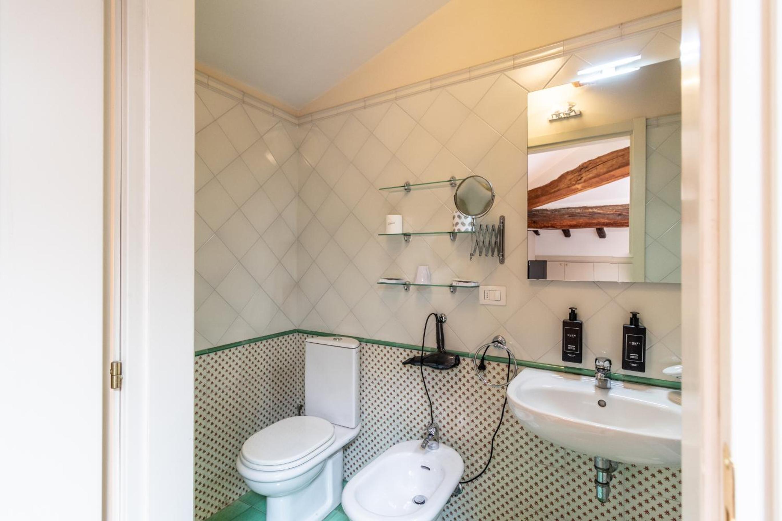 Casa Isolani Guest House Santo Stefano