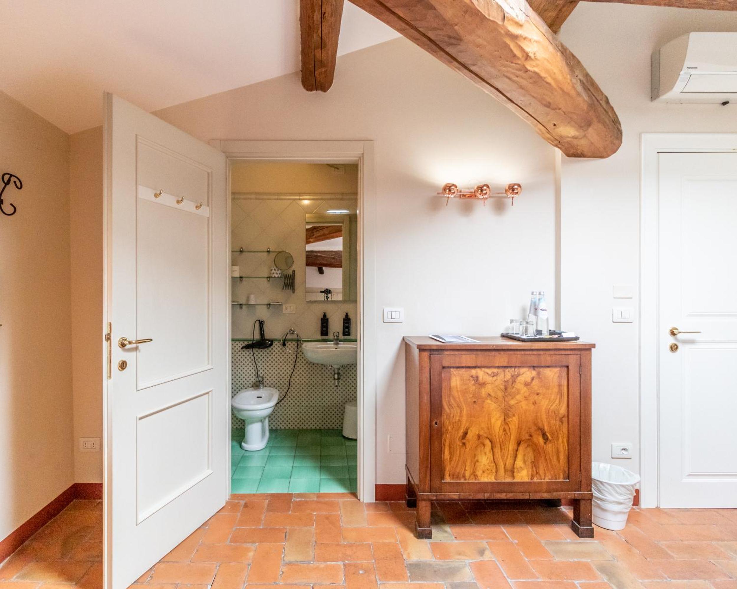 Casa Isolani Guest House Santo Stefano