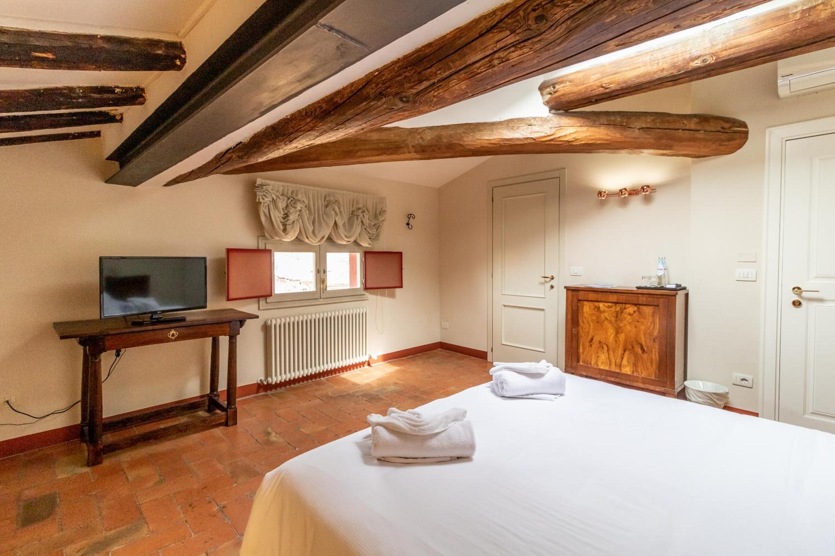 Casa Isolani Guest House Santo Stefano