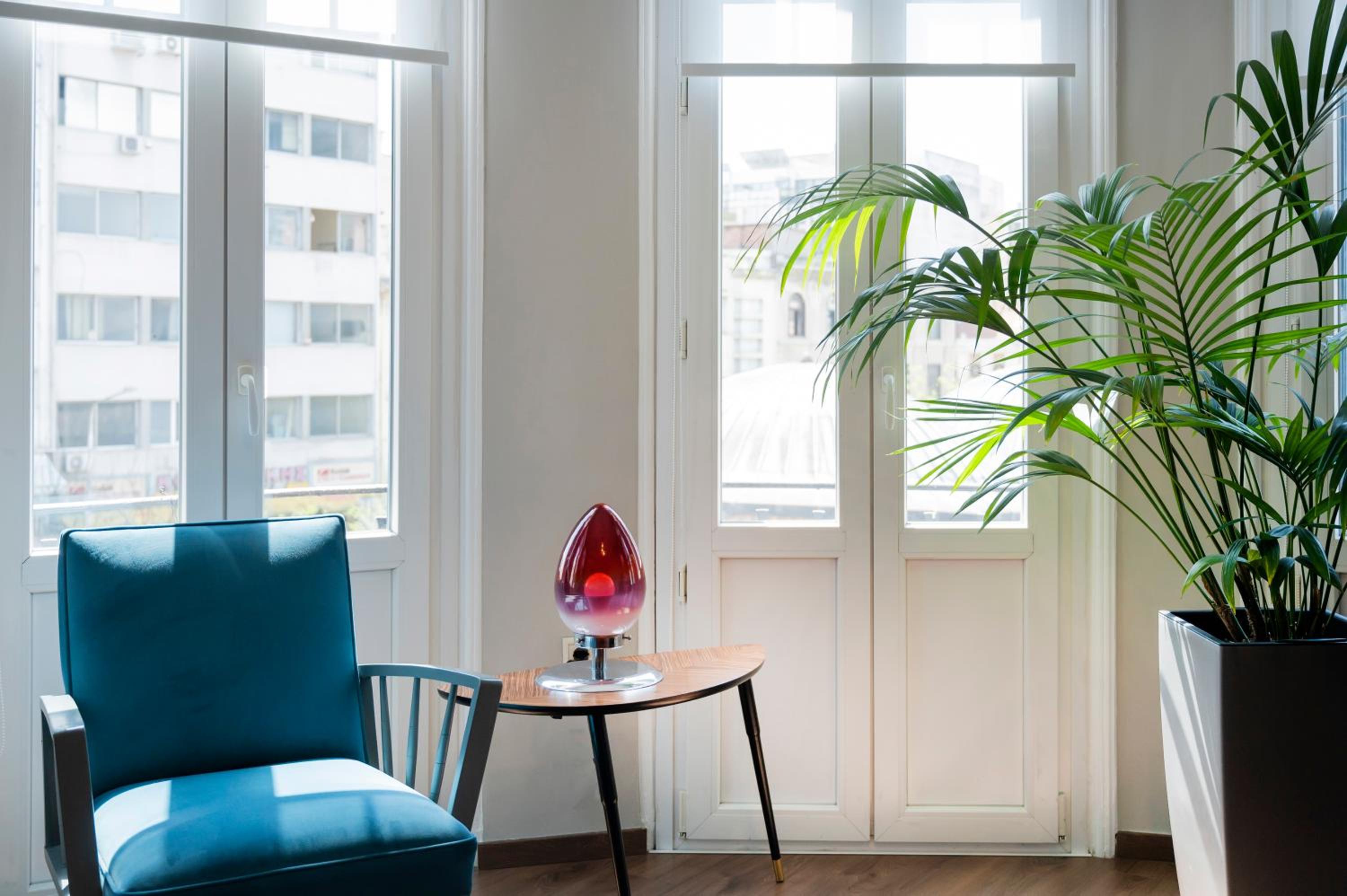Fandango by halu!, Gorgeous Neoclassical Apartment next to Metro station