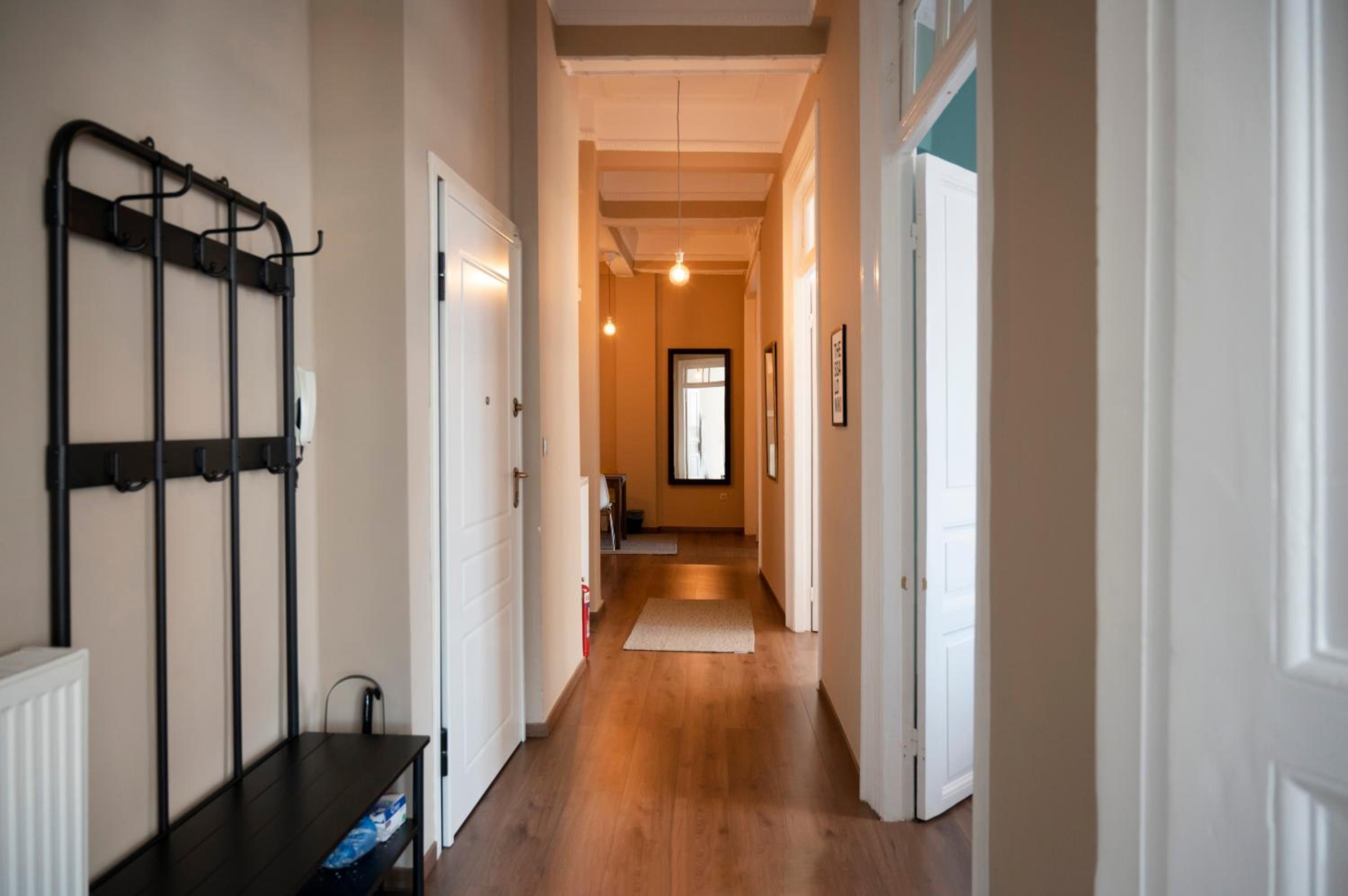 Fandango by halu!, Gorgeous Neoclassical Apartment next to Metro station