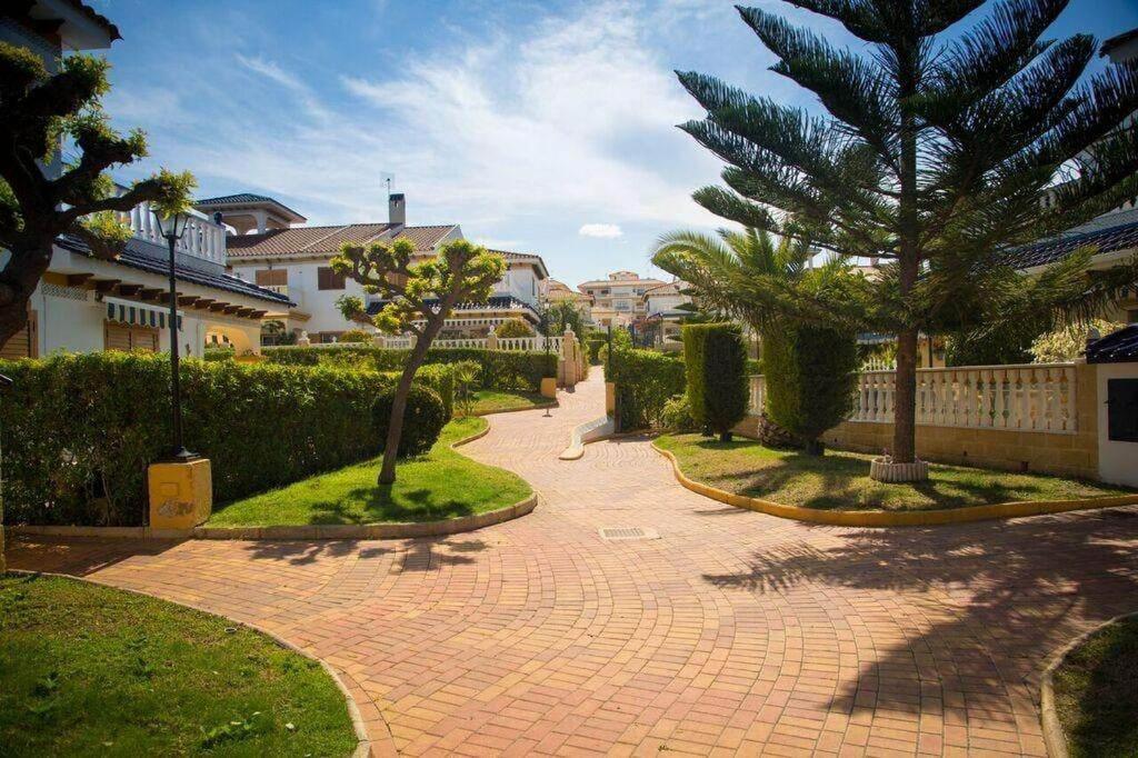 Bungalow con terraza La Mata