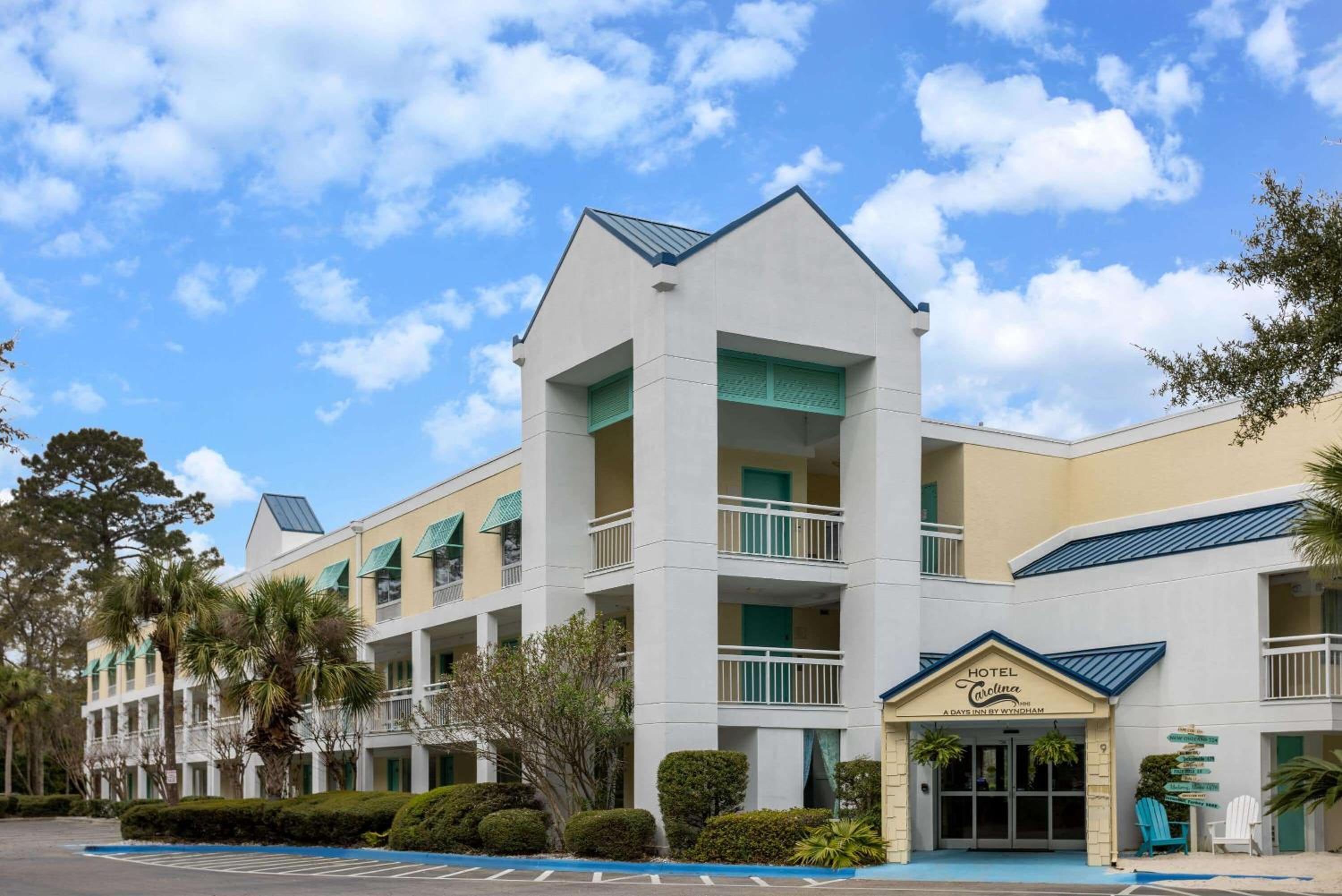 Beaufort Vacations - Hotel Carolina A Days Inn by Wyndham - Property Image 1