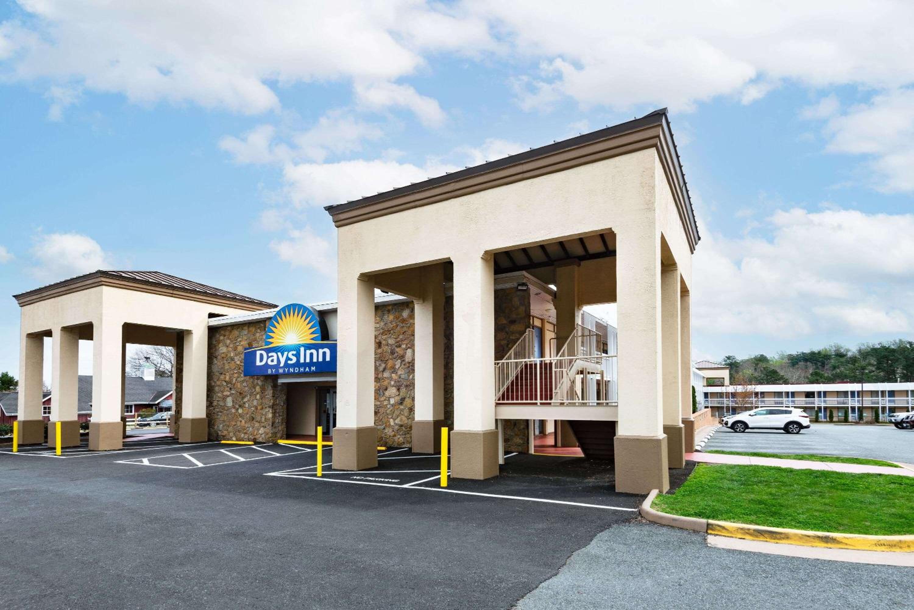 Days Inn by Wyndham Charlottesville/University Area view 2