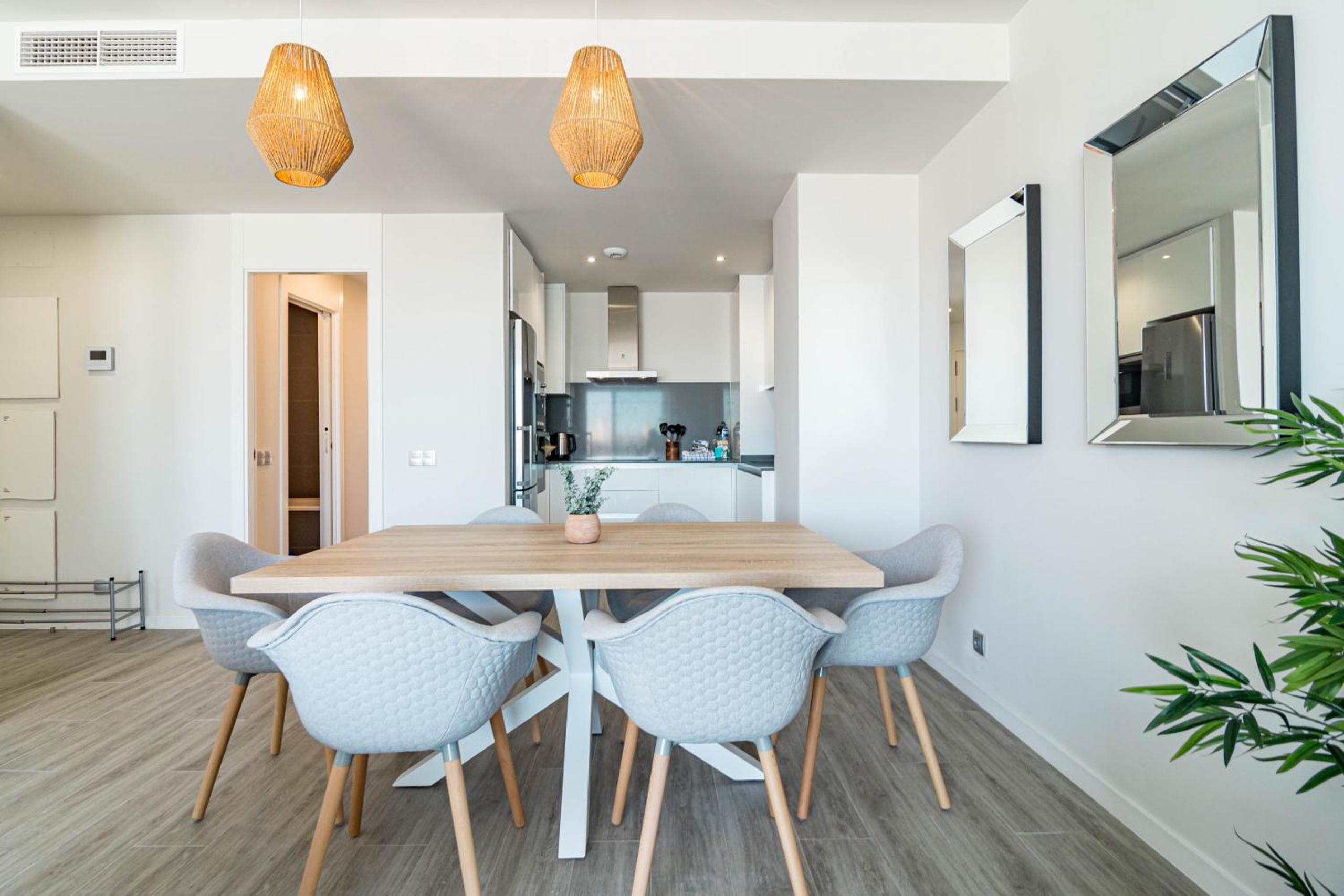 LM351A- Luxury 3 bed family apartment photo 3