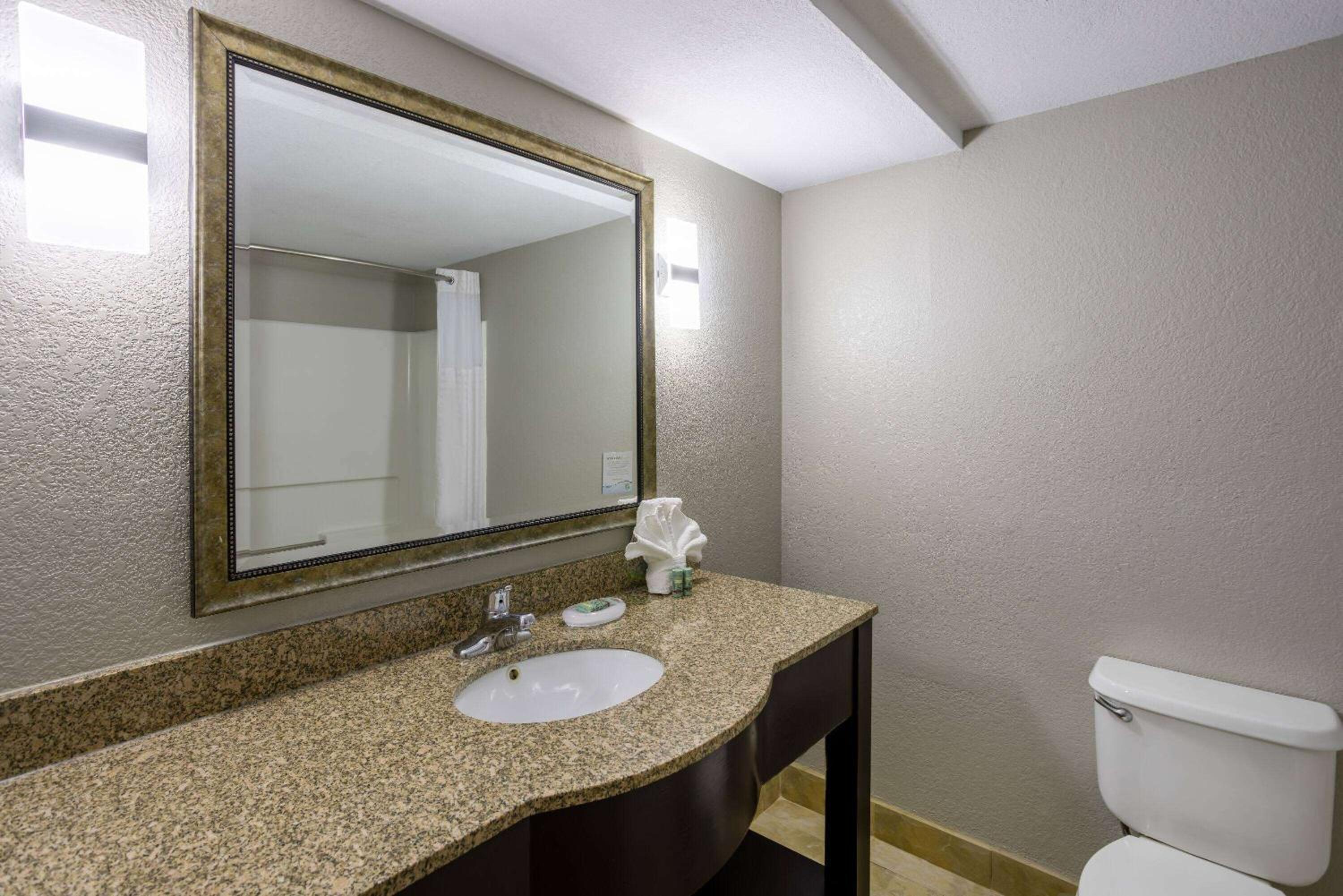 Baymont by Wyndham LaVergne - Property Image 10