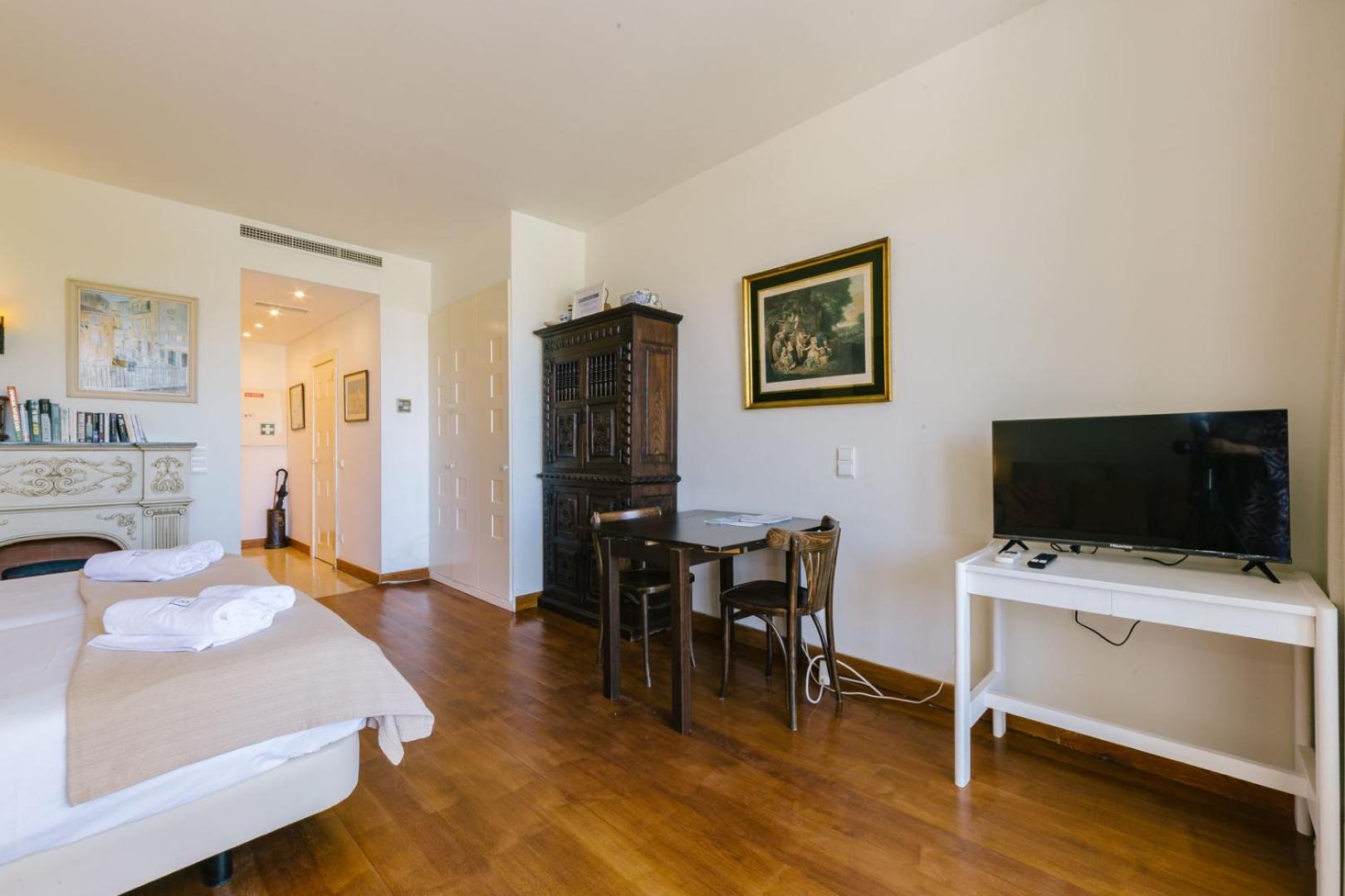 Rent4Rest Estoril Beachfront Apartments