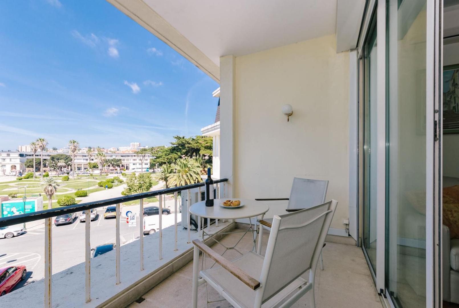 Rent4Rest Estoril Beachfront Apartments