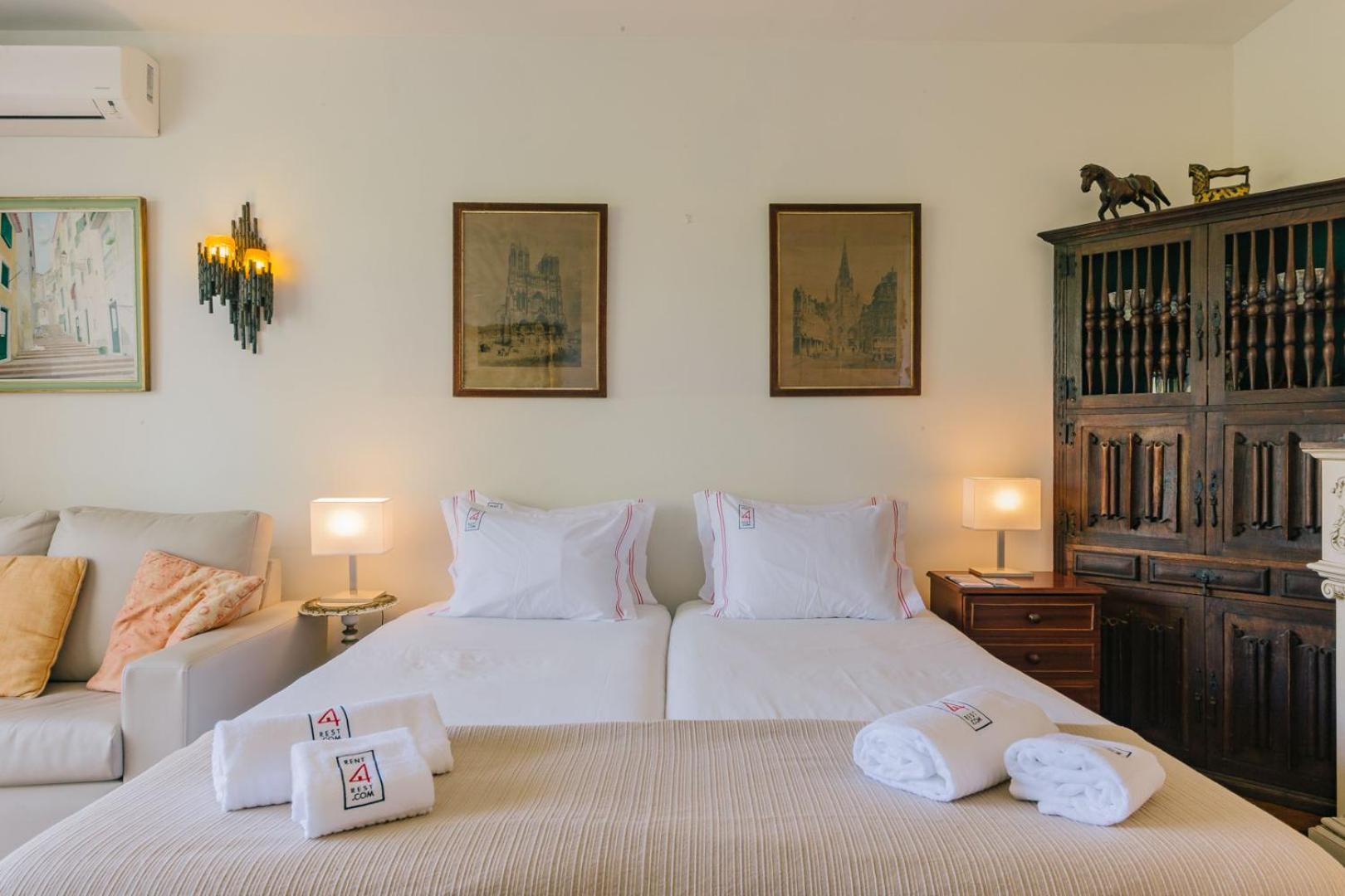 Rent4Rest Estoril Beachfront Apartments