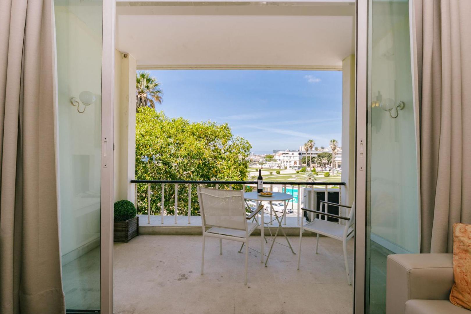 Rent4Rest Estoril Beachfront Apartments