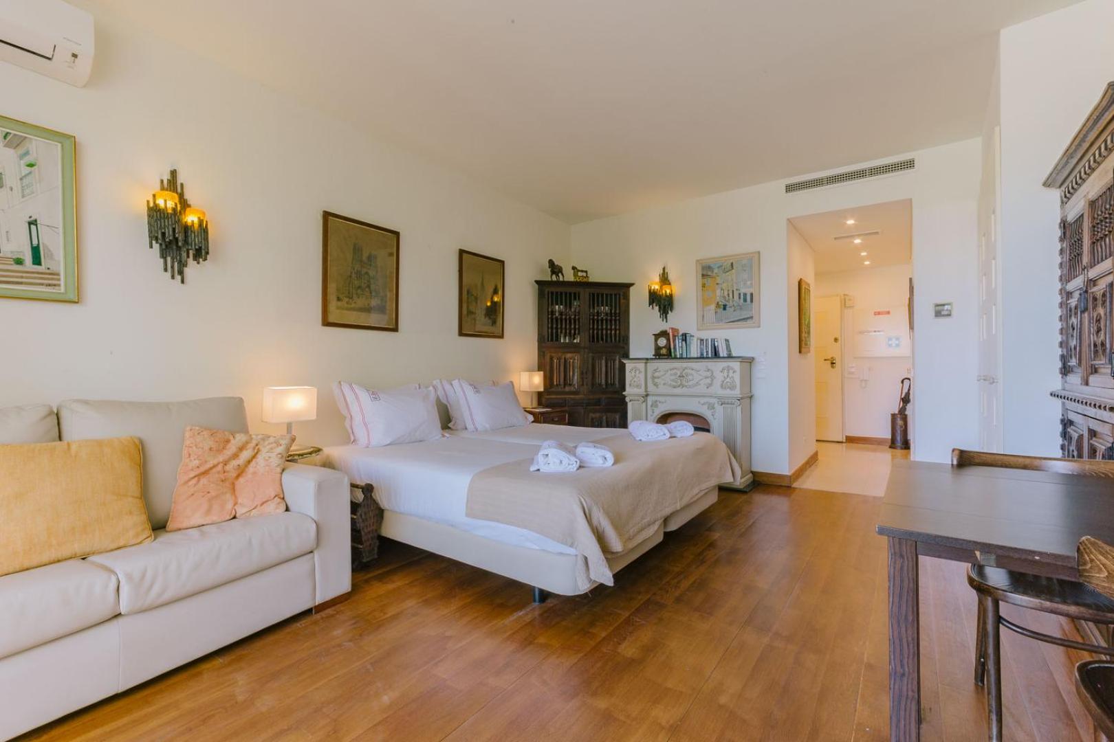 Rent4Rest Estoril Beachfront Apartments