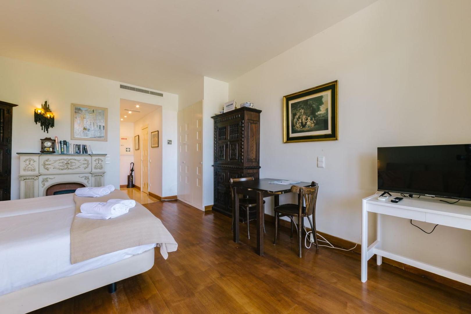 Rent4Rest Estoril Beachfront Apartments