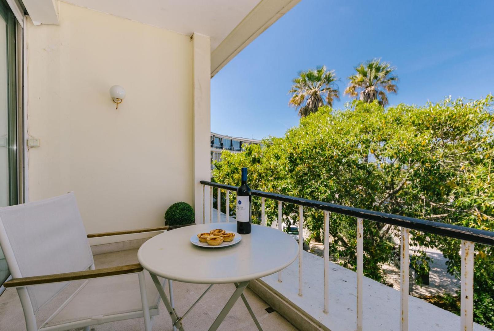 Rent4Rest Estoril Beachfront Apartments