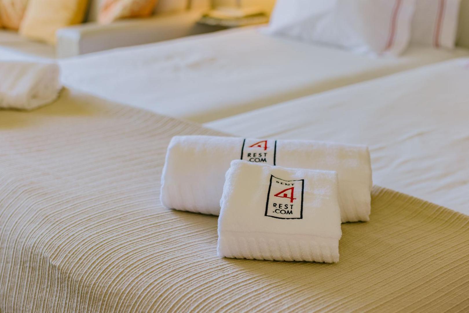 Rent4Rest Estoril Beachfront Apartments