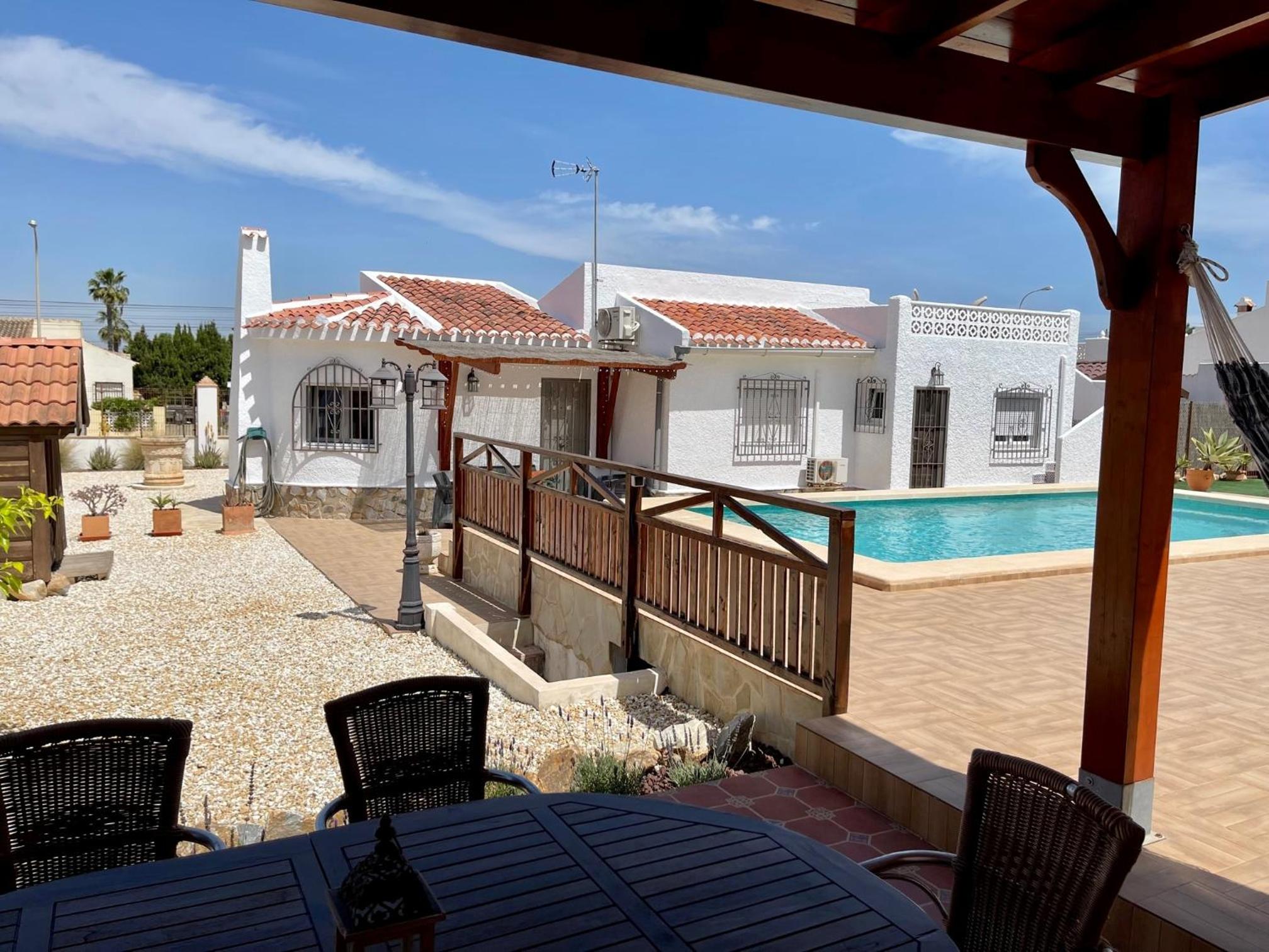CHALET CON PISCINA PRIVADA