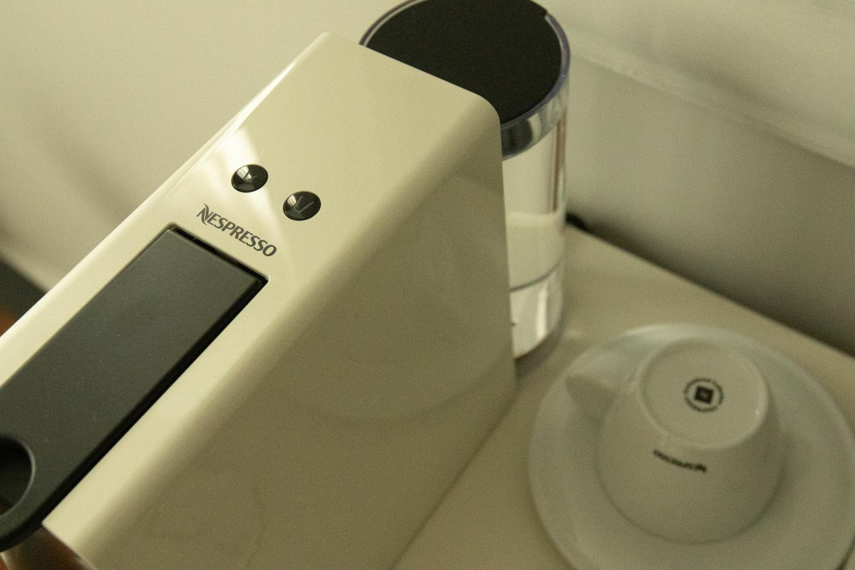 Louis Rooms - Image 17