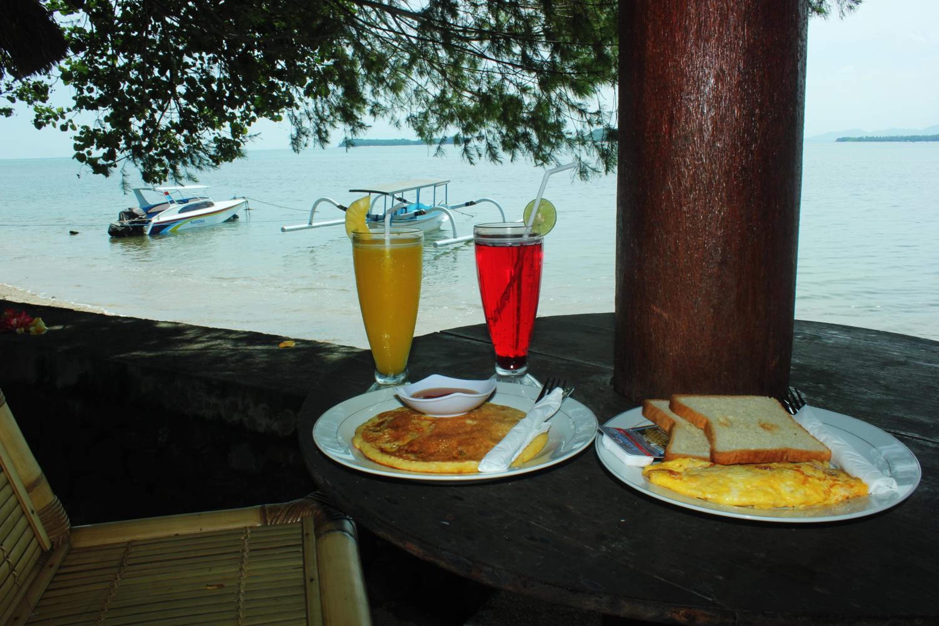 Krisna Bungalows and Restaurant