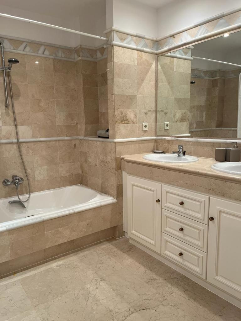 Marbella Vacations - New refurnished Apartment Elviria Hills Marbella - Property Image 13