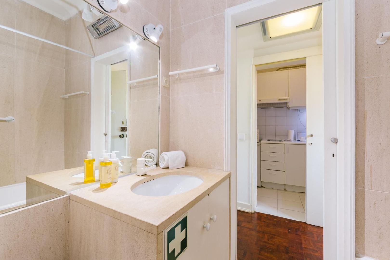 Rent4Rest Estoril Beachfront Apartments